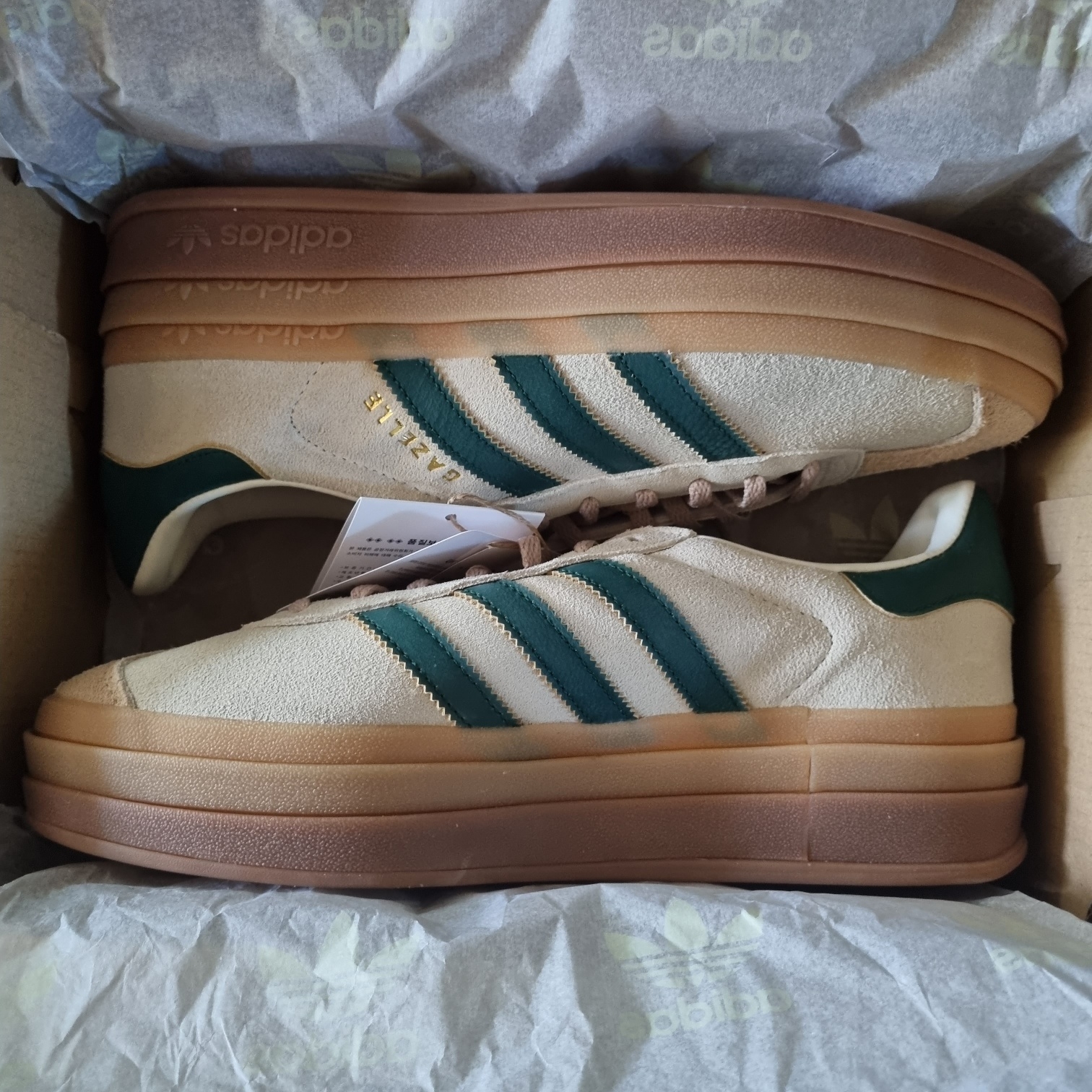 (W) Adidas Gazelle Bold Cream White Collegiate Green 착용 스타일