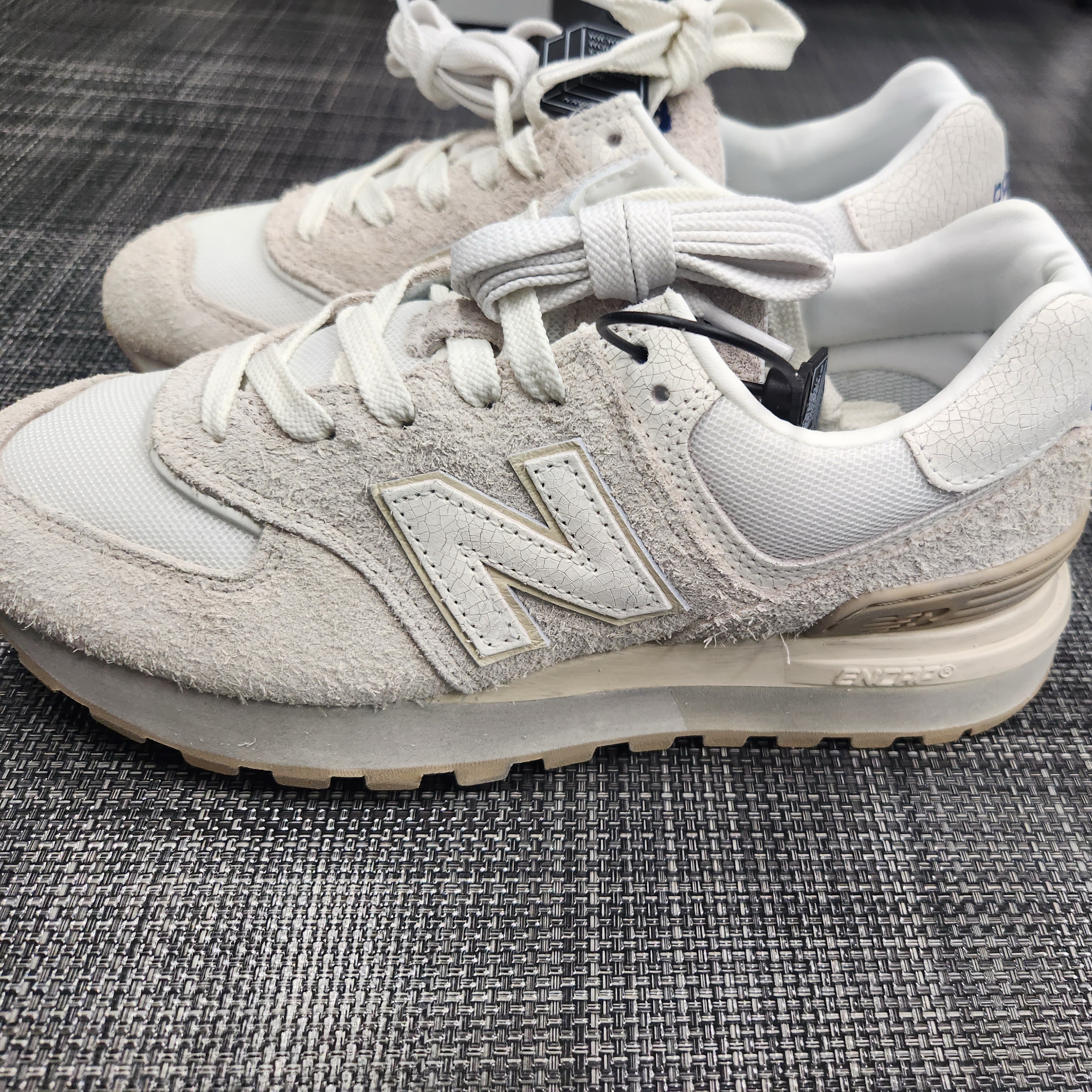 New Balance x Recto 574 Ash Cream Legacy 착용 스타일 - 3