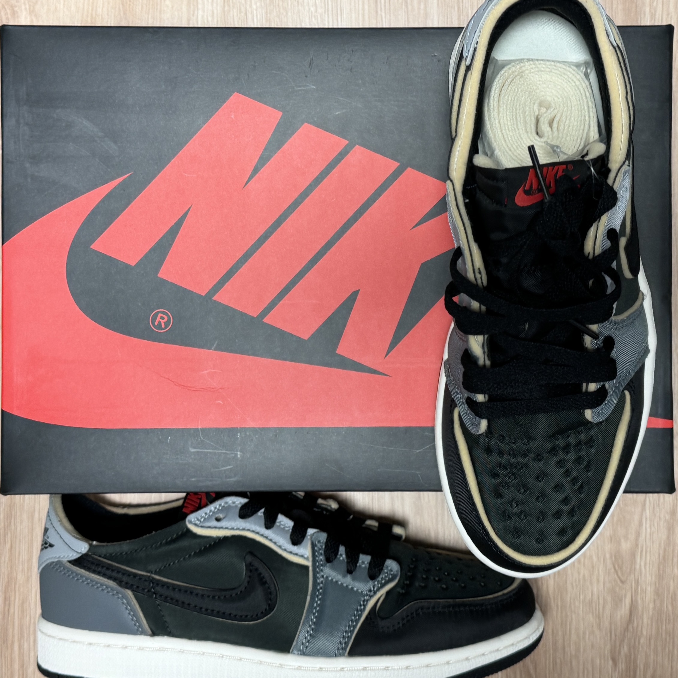 Jordan 1 Retro Low OG EX Black and Smoke Grey 착용 스타일