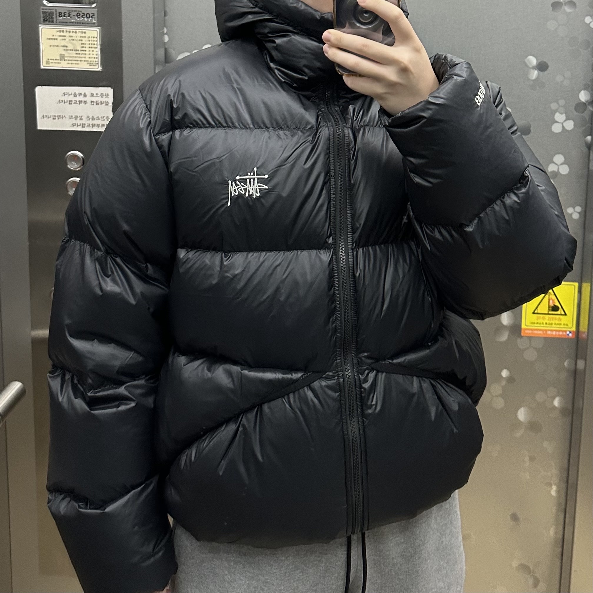 Stussy Down Parka Micro Ripstop Phantom Black 착용 스타일 - 2
