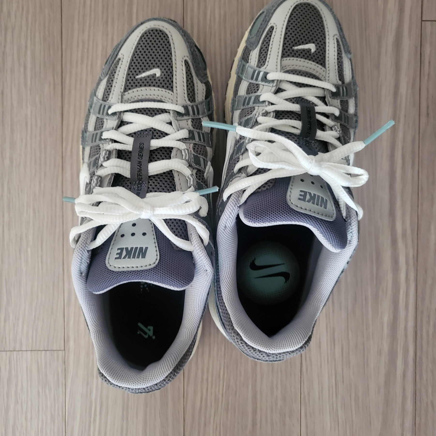 Nike P-6000 Flat Pewter Light Iron Ore 착용 스타일