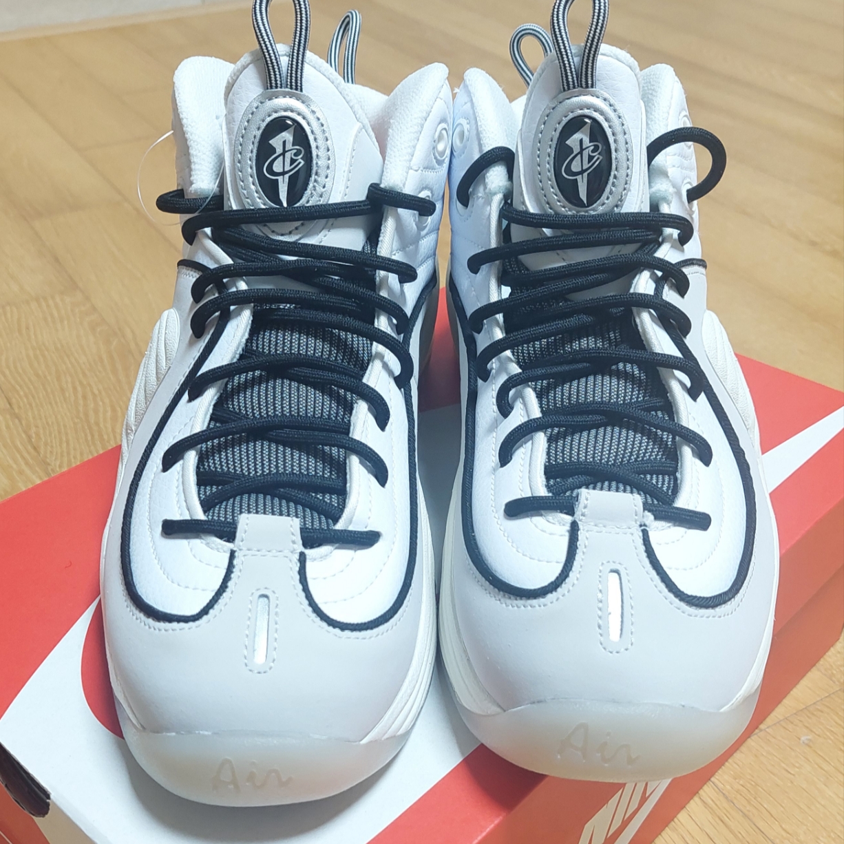 Nike Air Penny II Photon Dust 착용 스타일 - 2