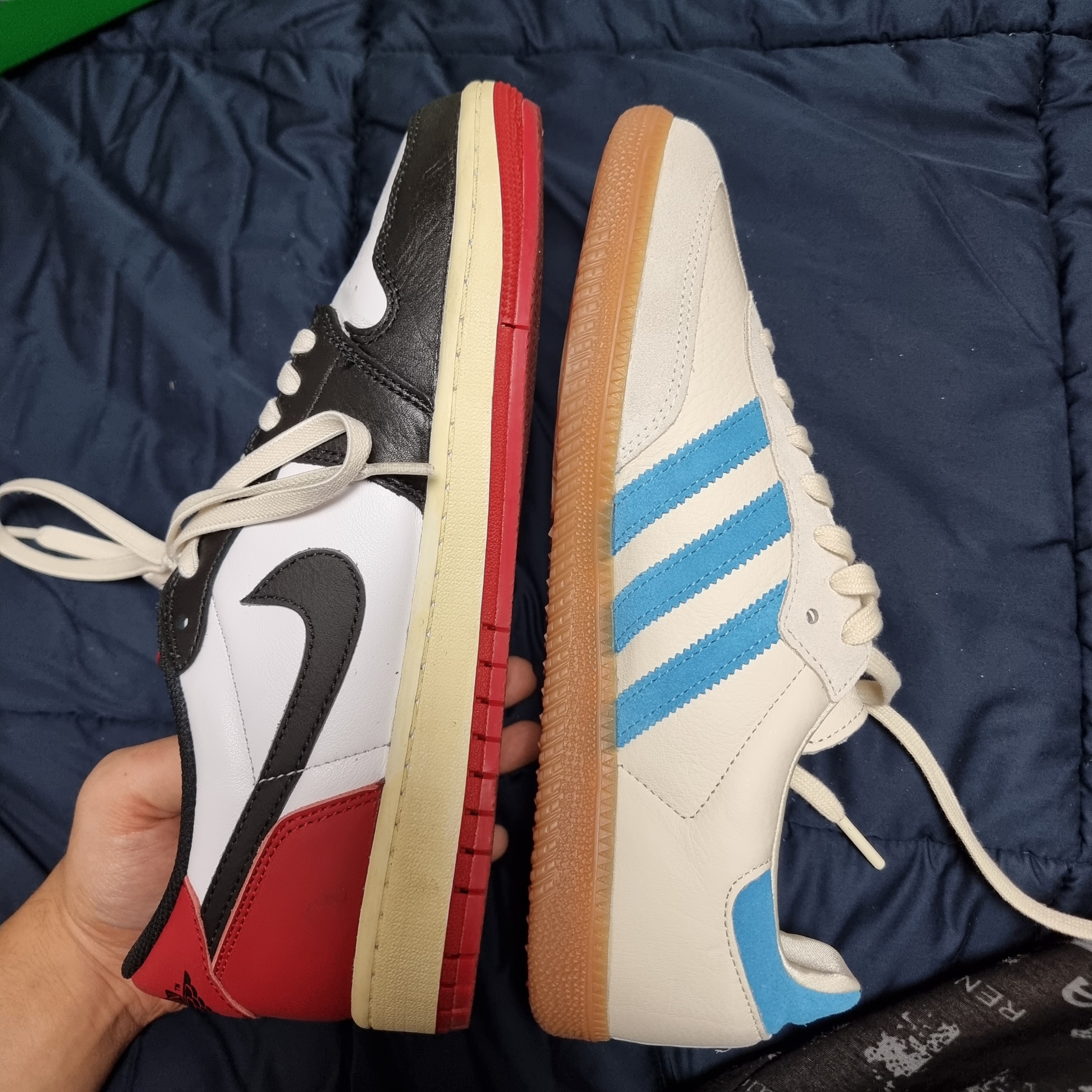 Adidas x Sporty & Rich Samba Cream Blue, Jordan 1 Retro Low OG Black Toe 착용 스타일 - 6