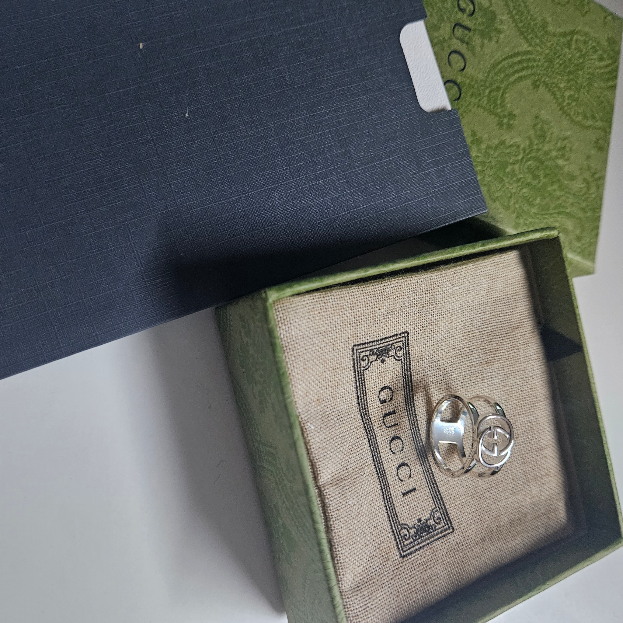 Gucci Interlocking G Wide Open Band Silver 착용 스타일