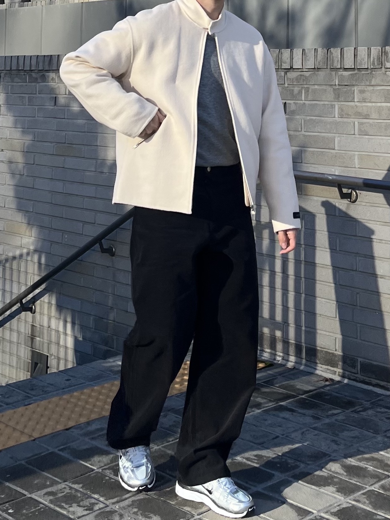 (W) Nike P-6000 White Metallic Silver 착용 스타일 - 4