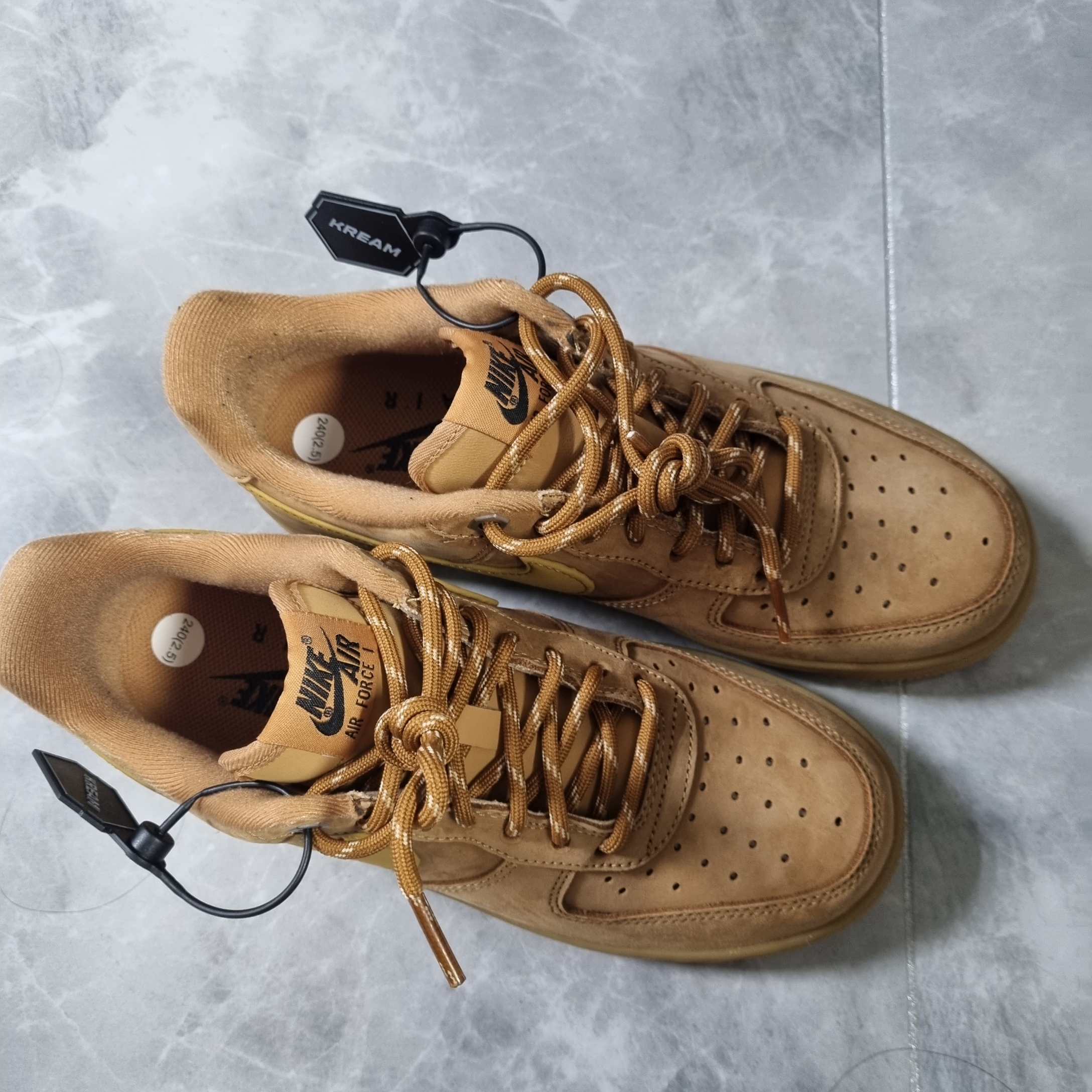 Nike Air Force 1 '07 WB Flax 착용 스타일