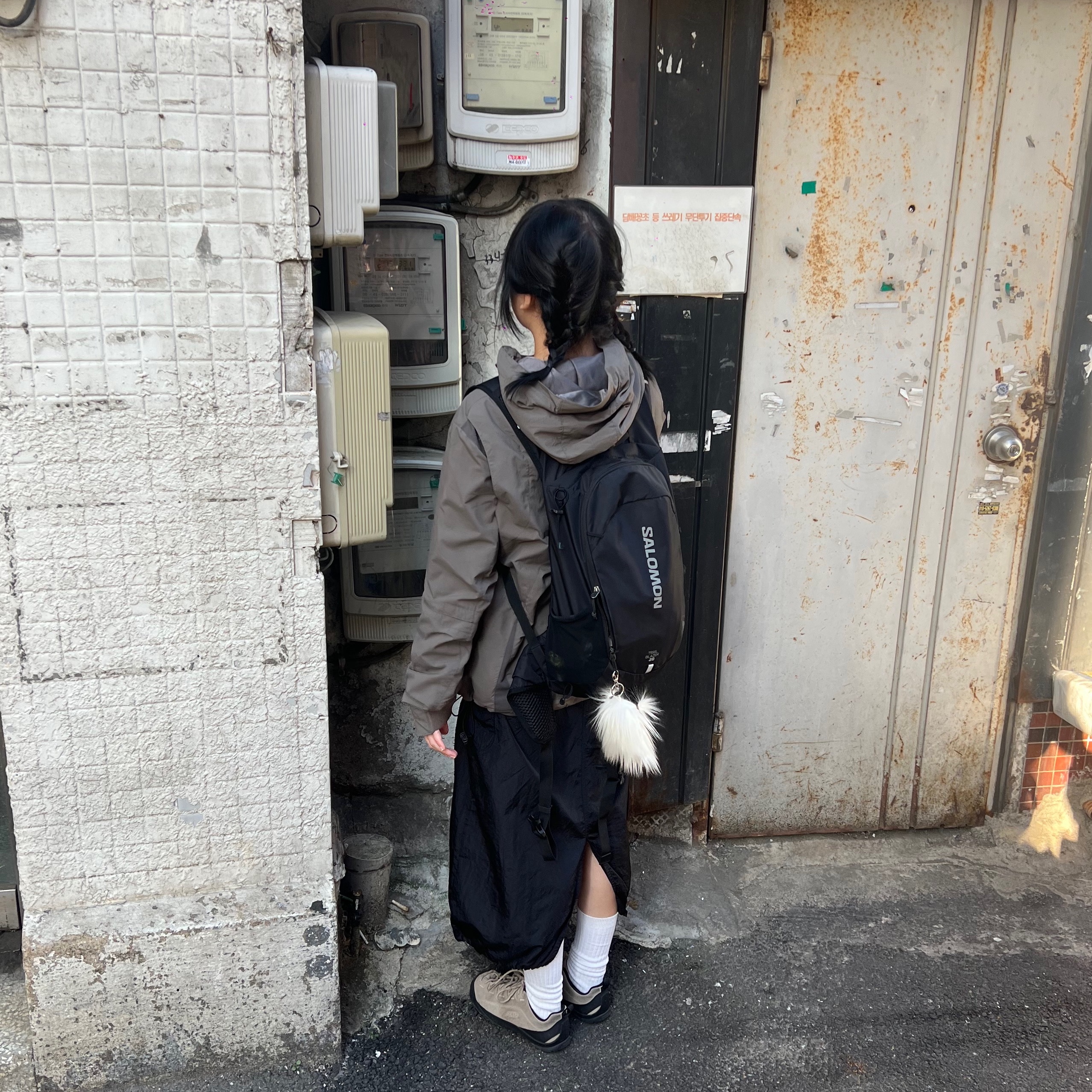 (W) Keen Jasper Suede Sneakers Silver Mink, Sansan Gear Eclipse Pocket Jacket Ash Brown - 23FW 착용 스타일 - 5