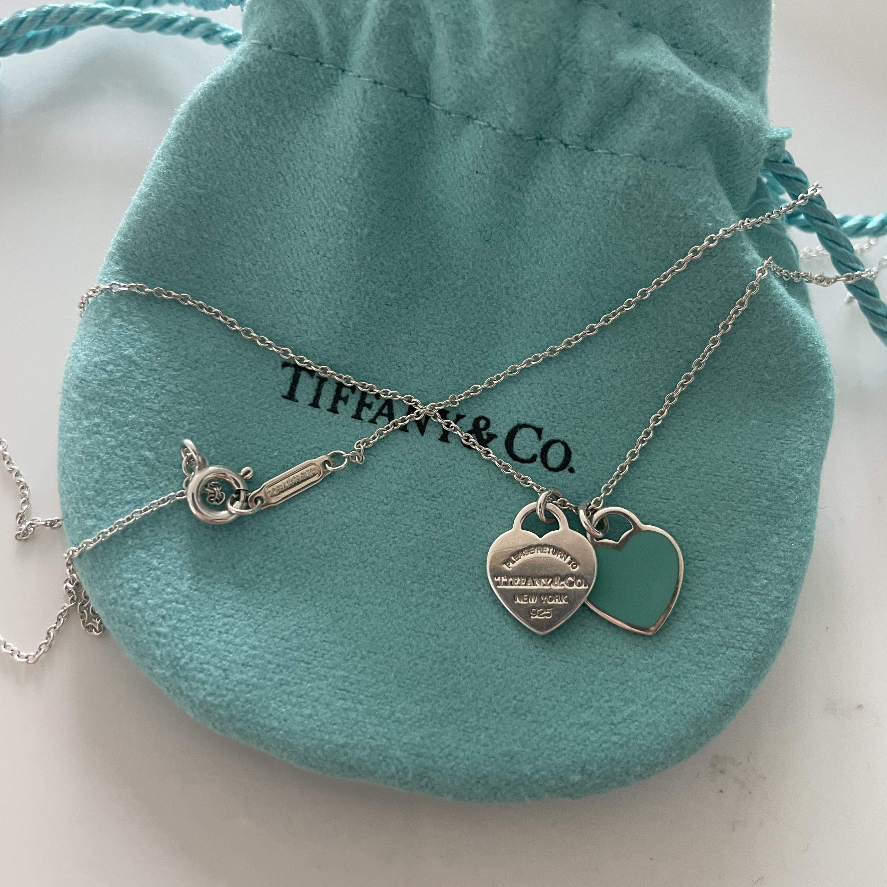 Tiffany & Co. Return To Tiffany Blue Double Heart Tag Pendant Mini Silver 착용 스타일