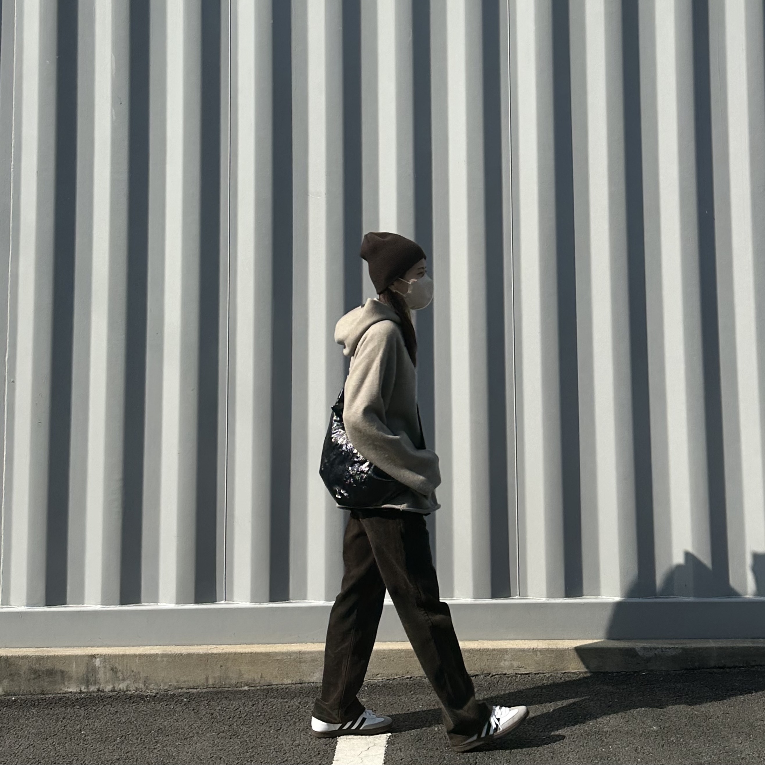 Adidas Samba Vegan White Black, (Kids) Essentials Big E Knit Hoodie Iron - 22SS 착용 스타일 - 2