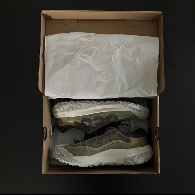 Nike ACG Mountain Fly 2 Low Neutral Olive and Mountain Grape 착용 스타일