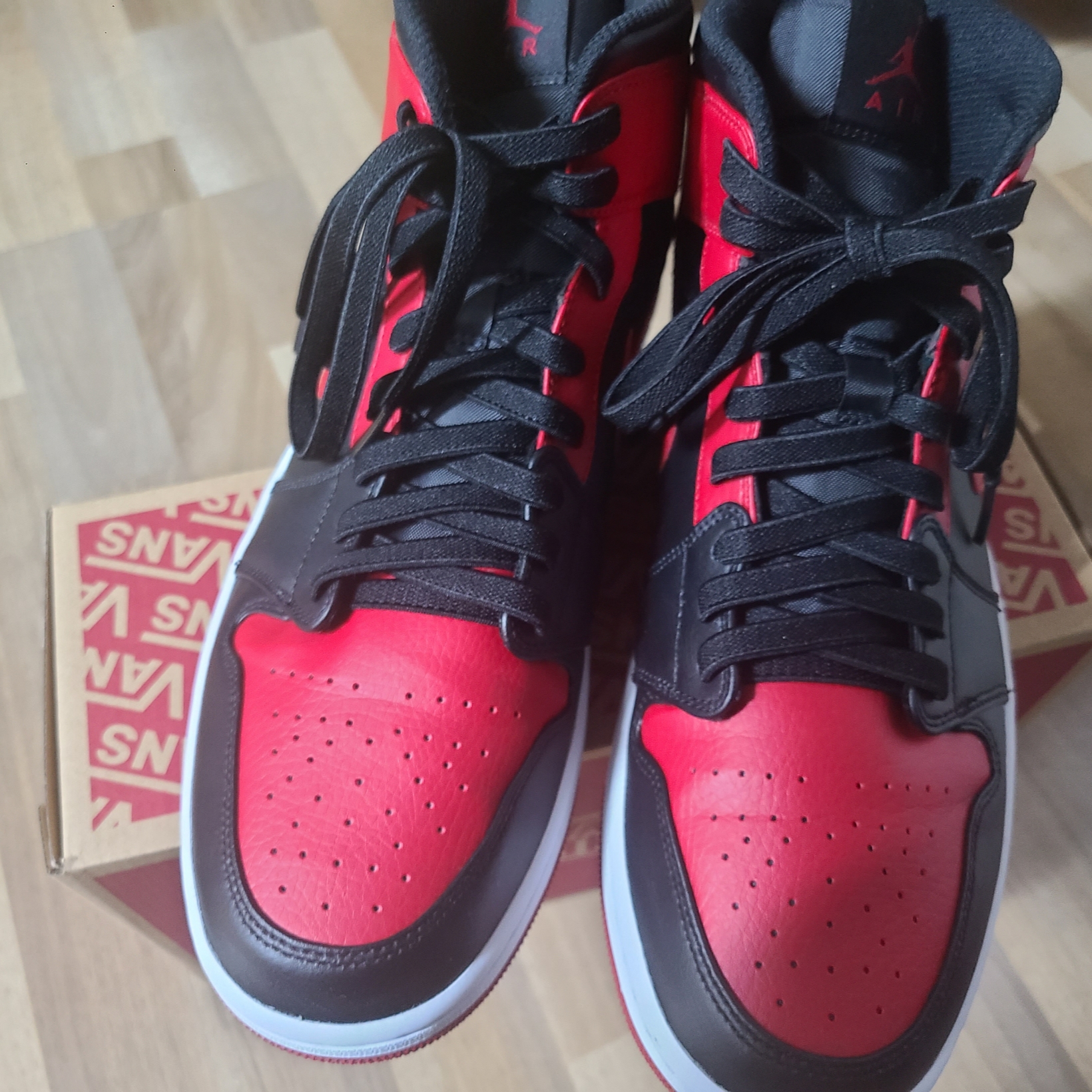 Jordan 1 Mid Bred Banned 2020 착용 스타일