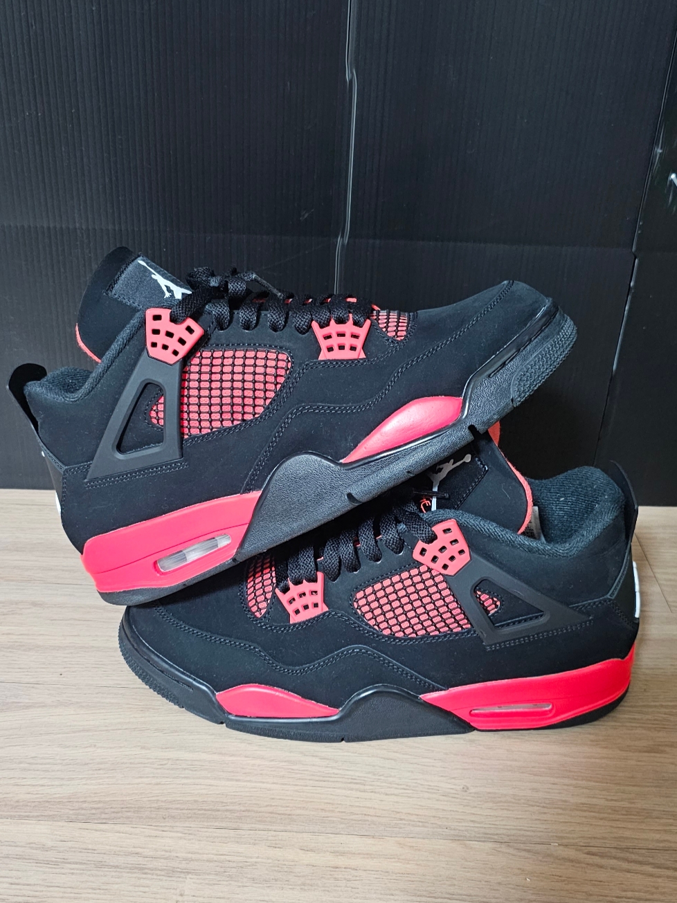 Jordan 4 Retro Crimson 착용 스타일 - 2