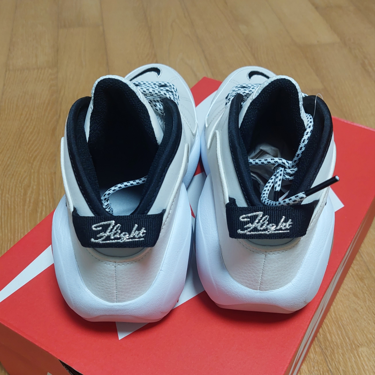 Nike Air Zoom Flight 95 Sail and Pale Ivory 착용 스타일 - 4