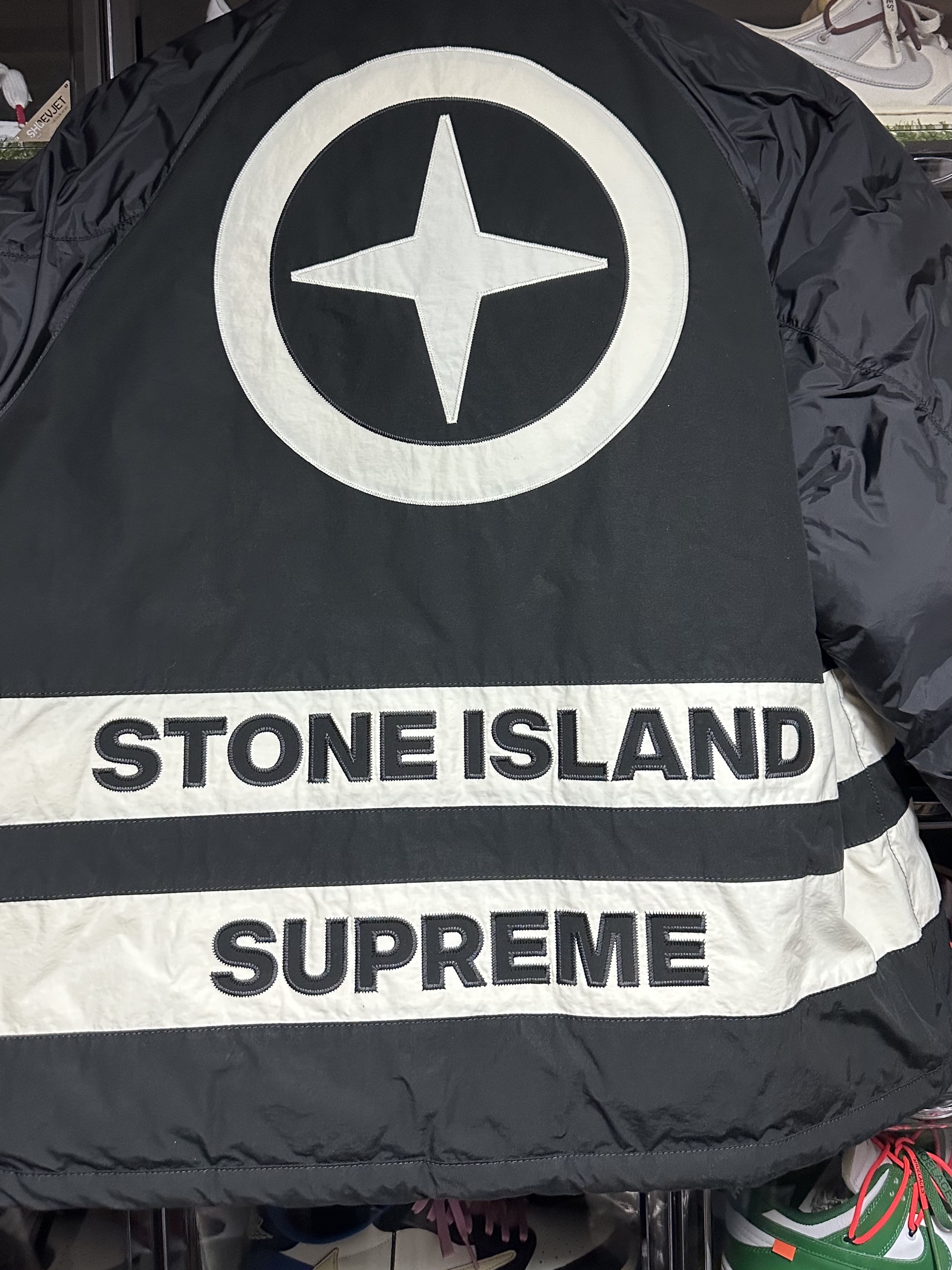 Supreme x Stone Island Reversible Down Puffer Jacket Black - 23FW 착용 스타일 - 2