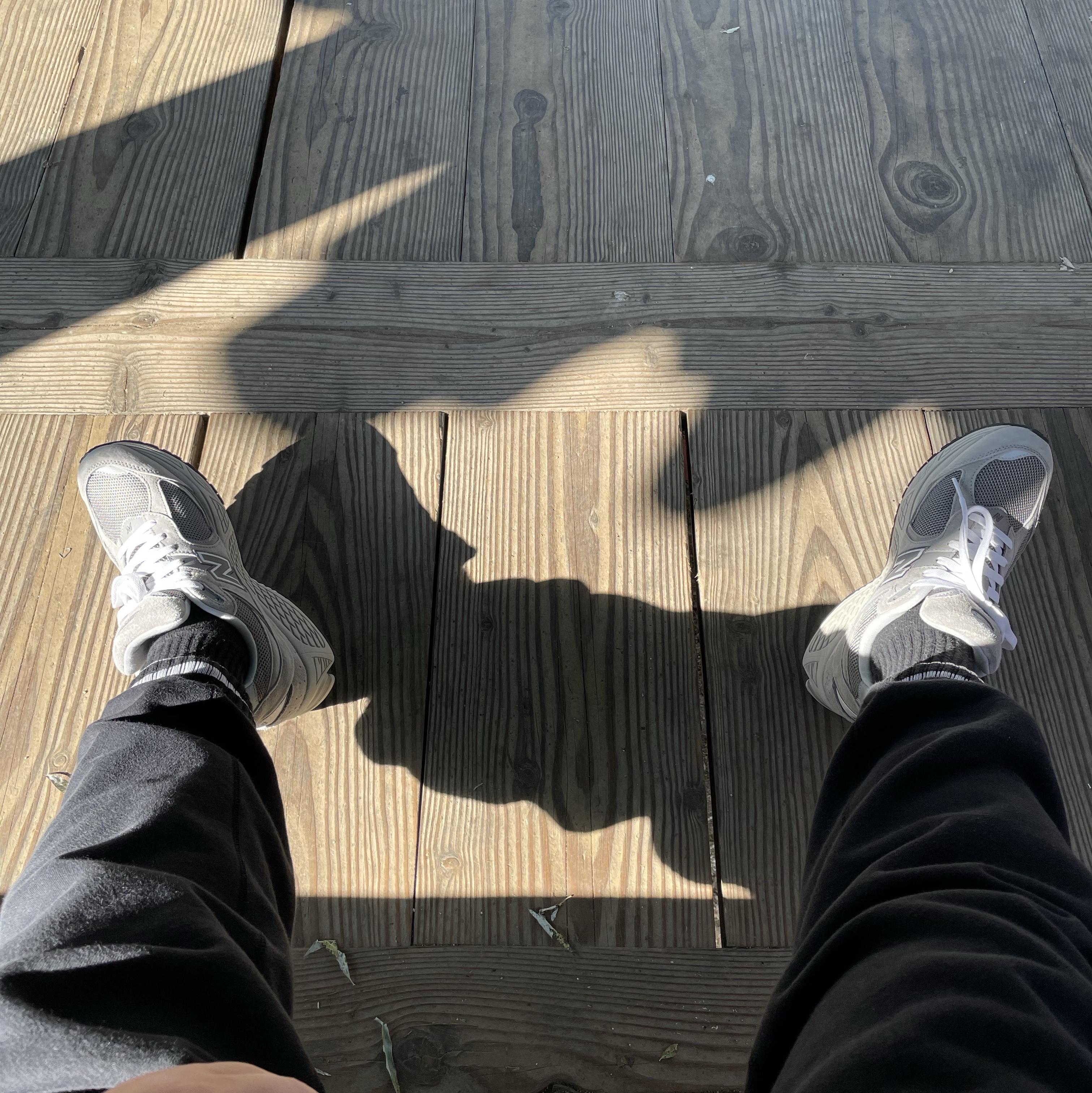 New Balance 2002R Grey 착용 스타일
