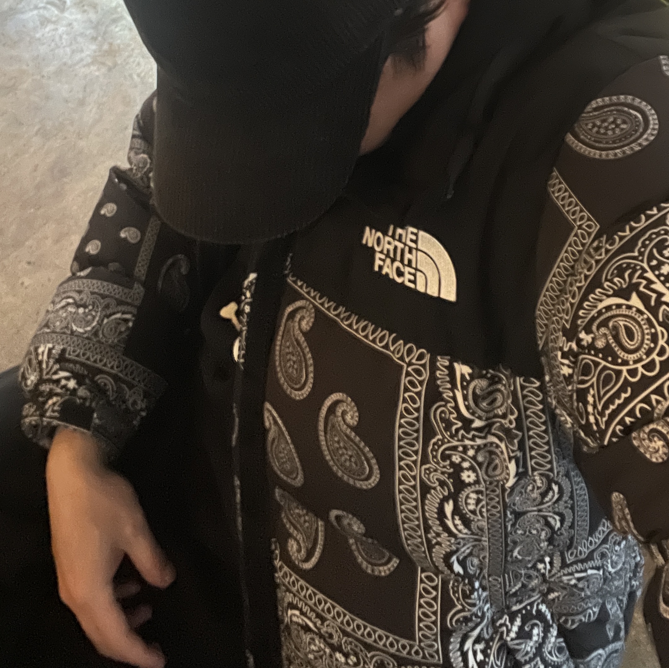 The North Face Nuptse Down Jacket Black 착용 스타일
