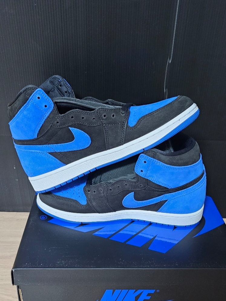 Jordan 1 Retro High OG Royal Reimagined 착용 스타일 - 3