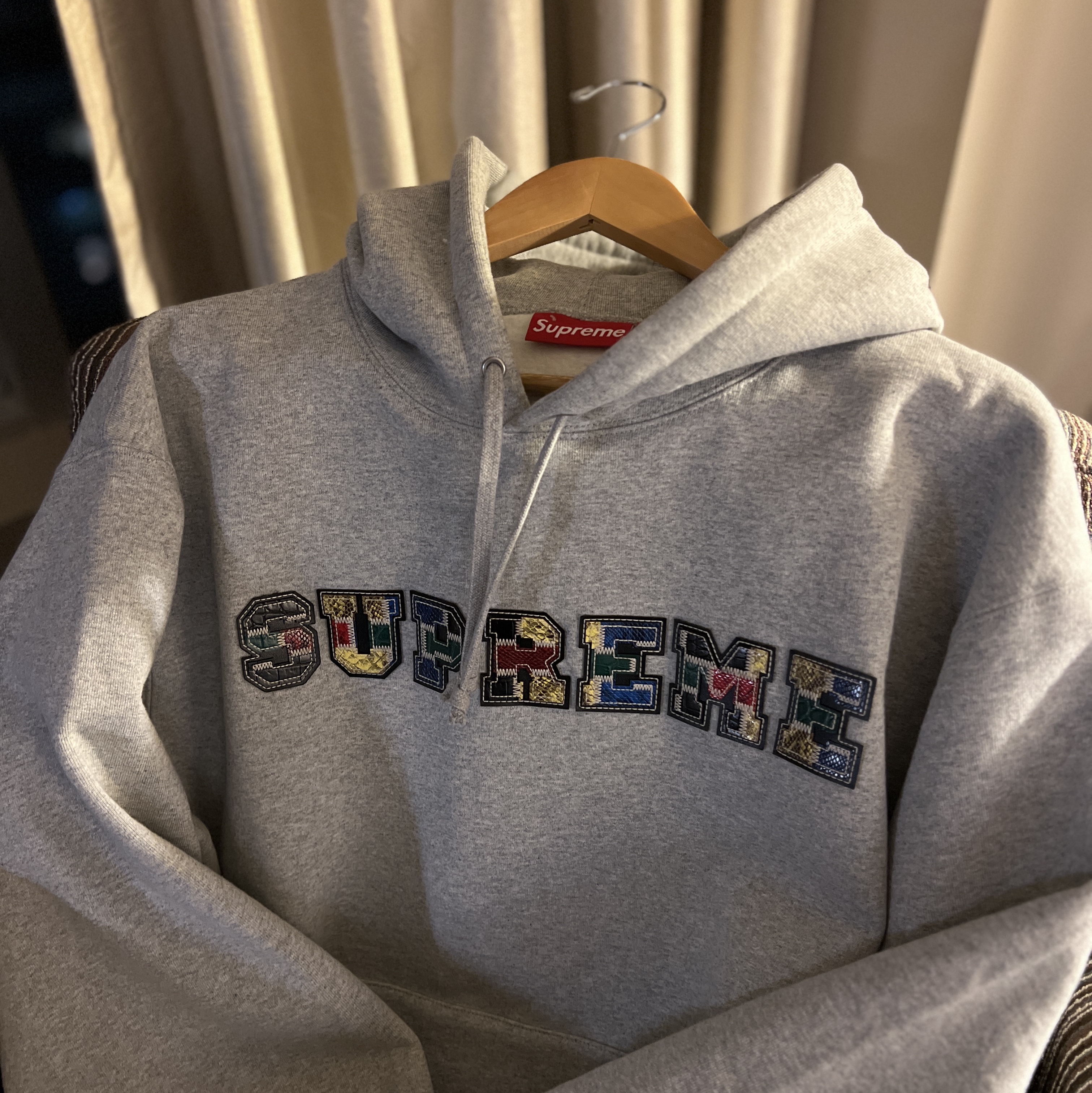 Supreme Collegiate Patchwork Leather Hooded Sweatshirt Heather Grey - 23FW 착용 스타일