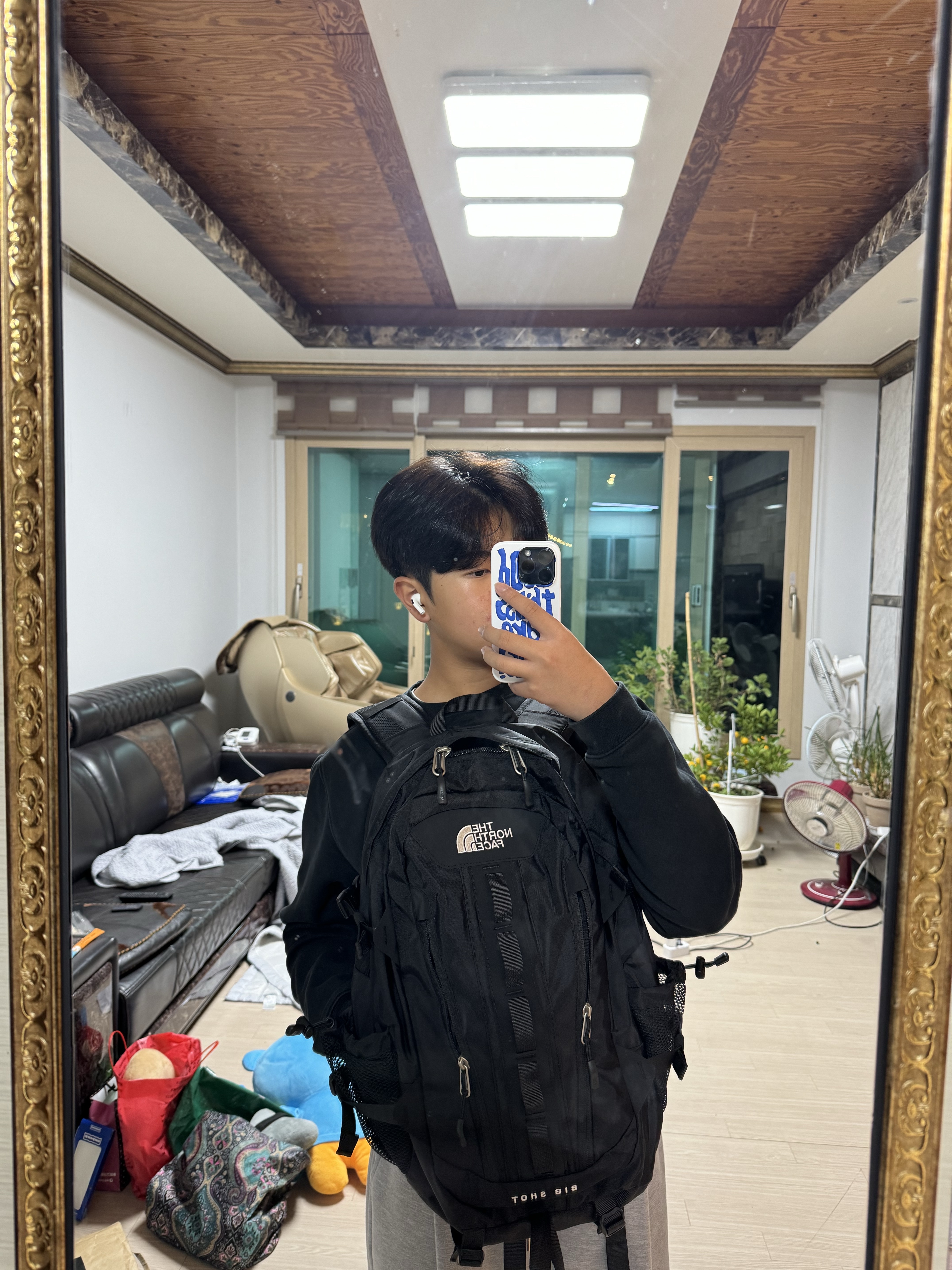 The North Face Big Shot Black, Apple iPhone 15 Pro 256GB Blue Titanium (Korean Ver.) 착용 스타일