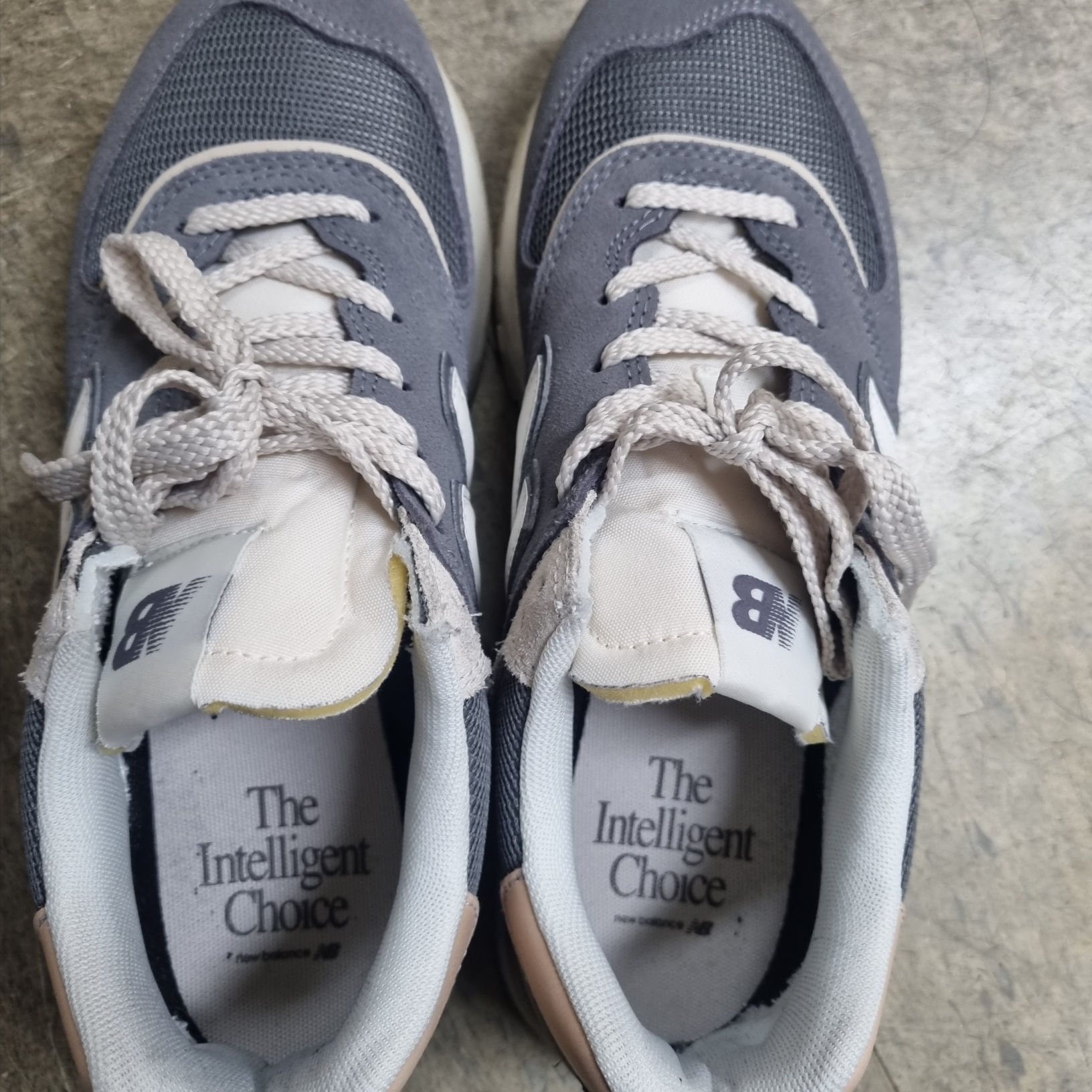 New Balance 574 Legacy Apollo Grey 착용 스타일