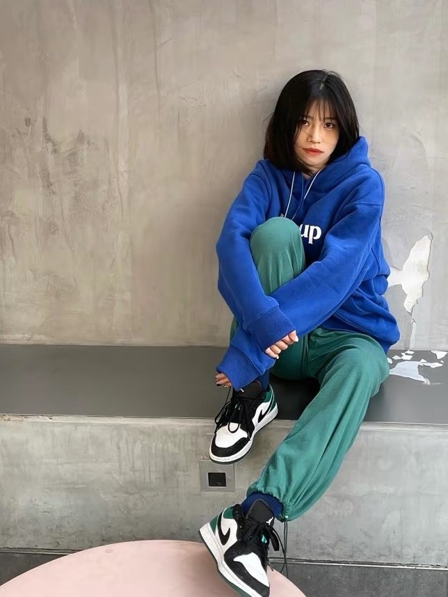 (GS) Jordan 1 Low Black Mystic Green 착용 스타일 - 2