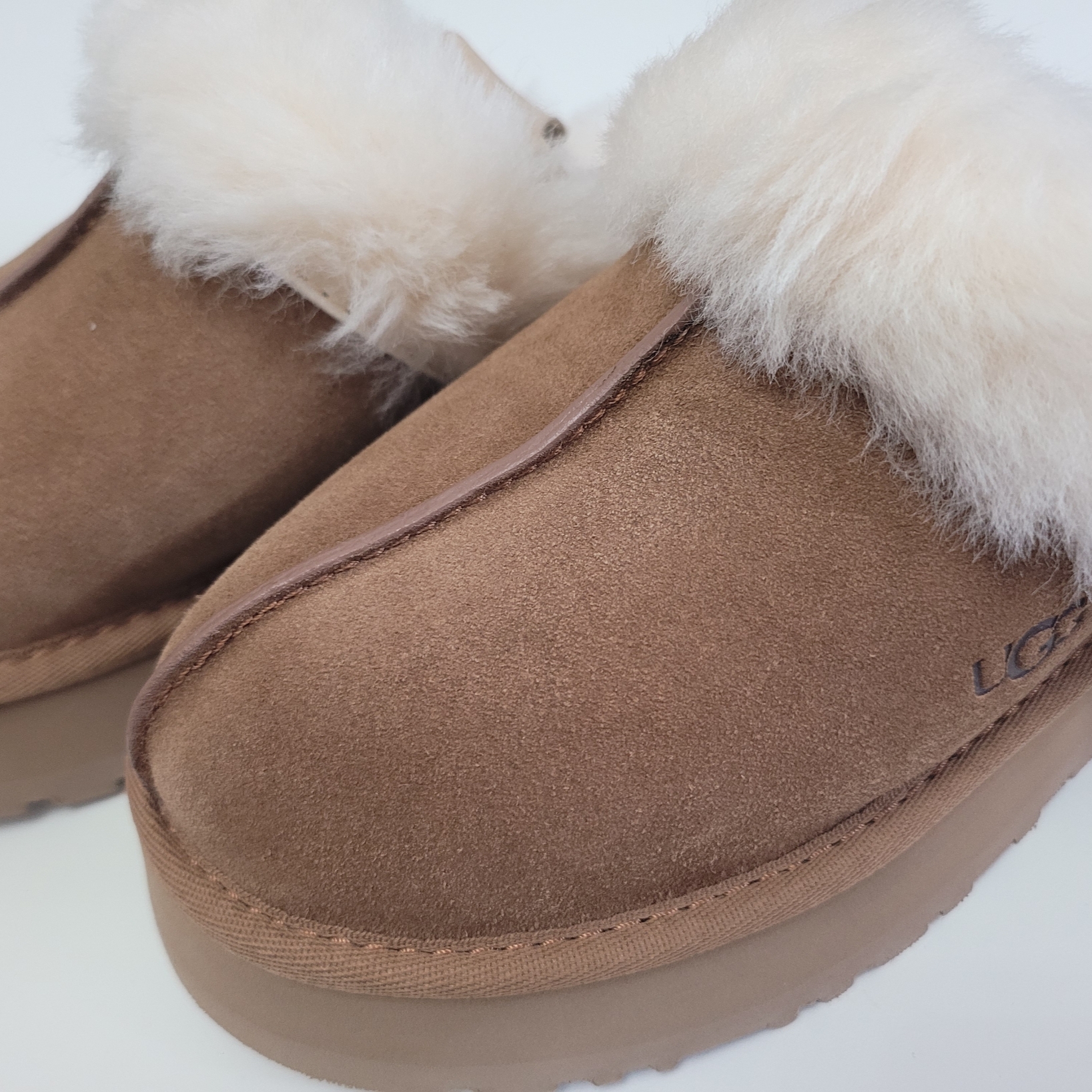 (W) UGG Disquette Slipper Chestnut 착용 스타일