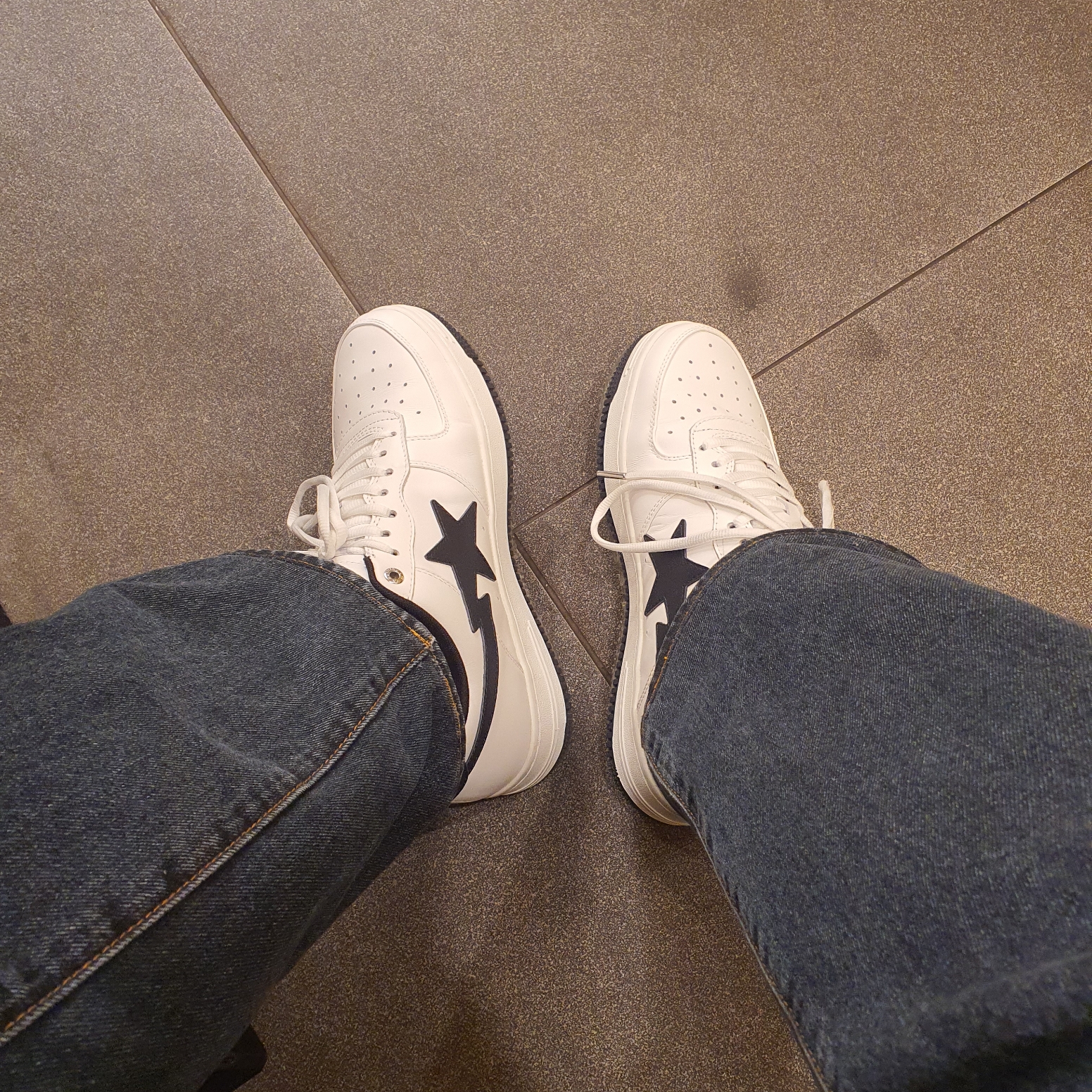 BAPE x JJJJound Bape Sta Low White Navy 착용 스타일 - 2