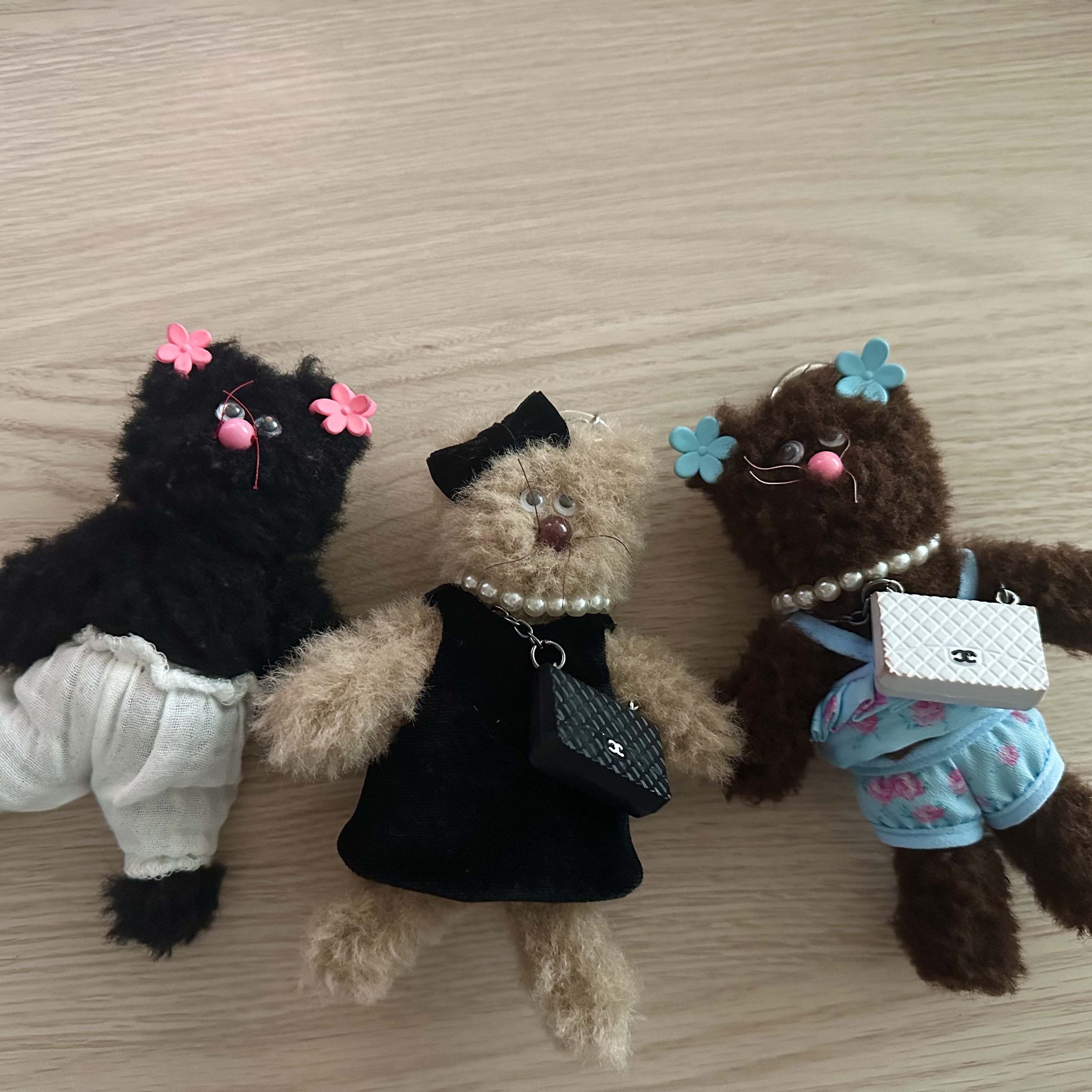 [KREAM 단독] Monamhee Beulpingi Keyring with White Pants Black, STU x Monamhee Namhee 착용 스타일