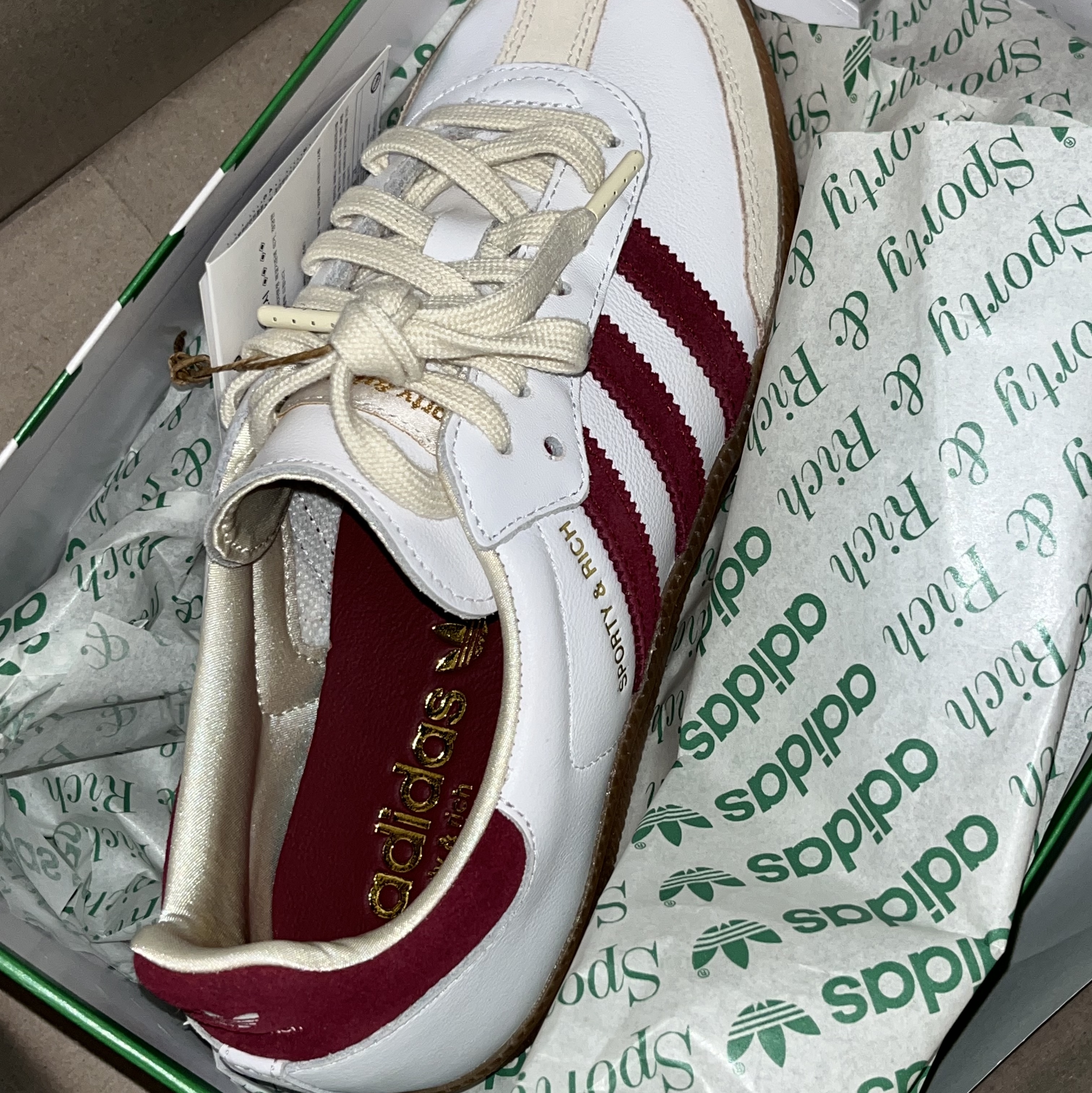 Adidas x Sporty & Rich Samba OG Cloud White Collegiate Burgundy 착용 스타일