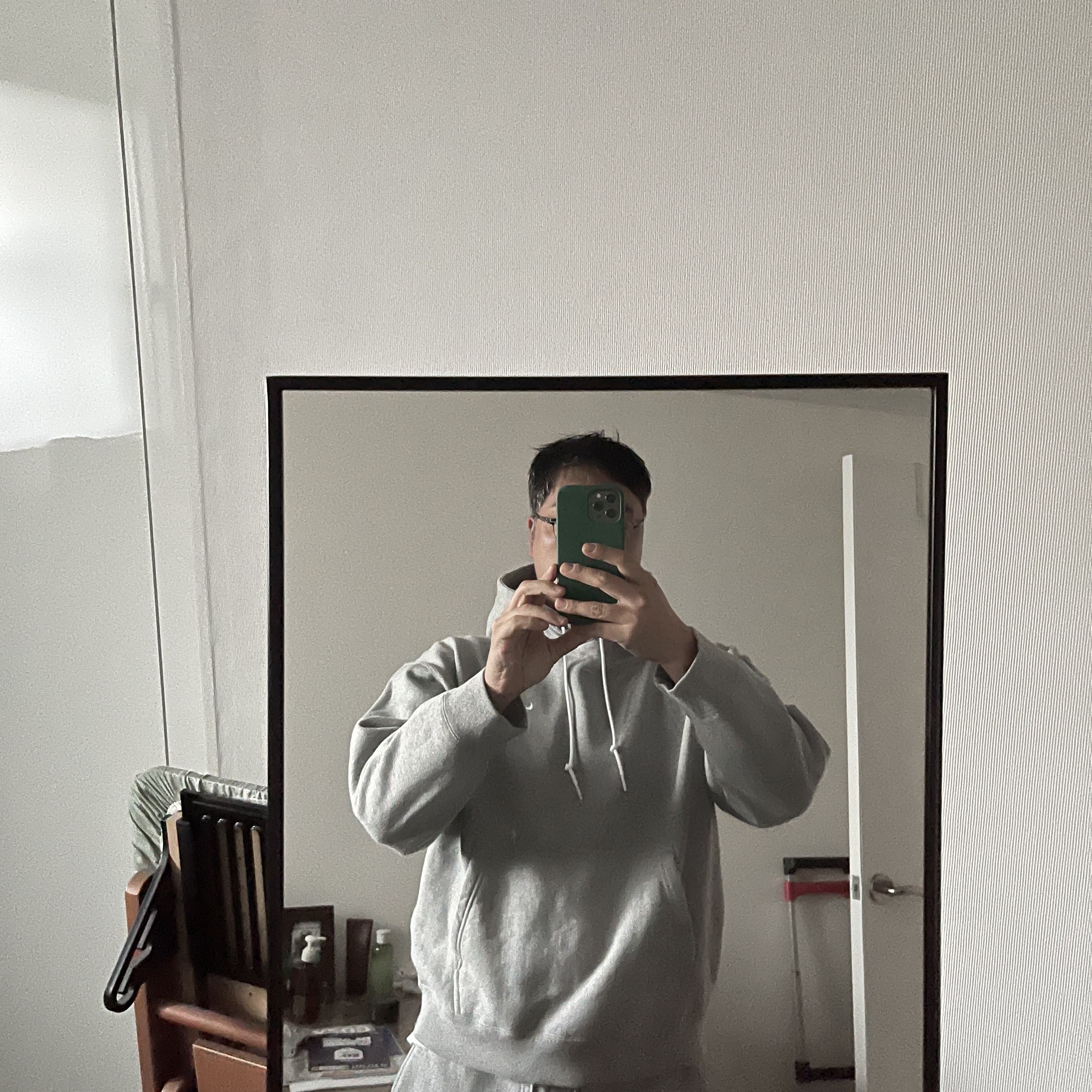 Nike Solo Swoosh Fleece Pullover Hoodie Grey - Asia 착용 스타일