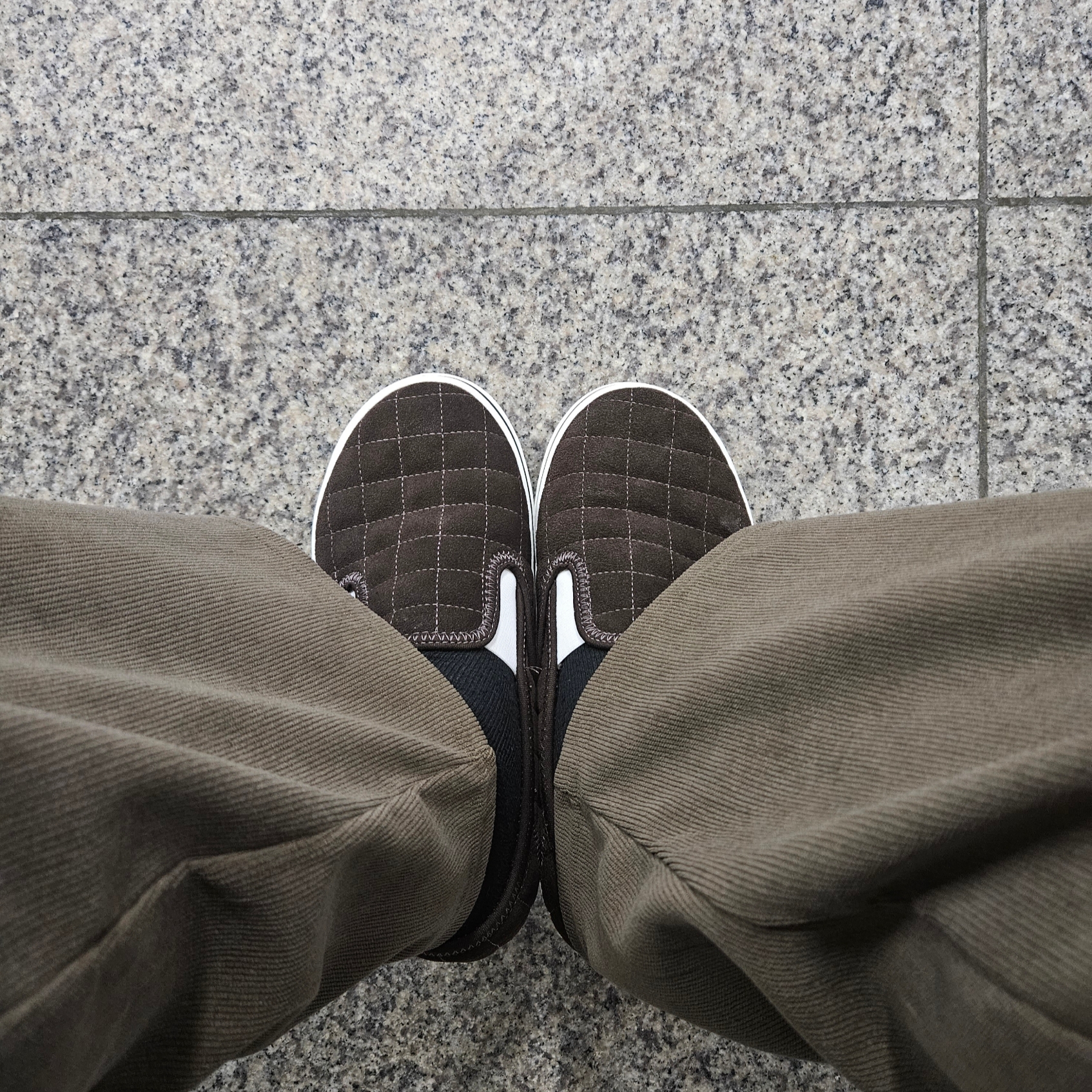 Vans Slip-er 2 Sherpa Demitasse 착용 스타일
