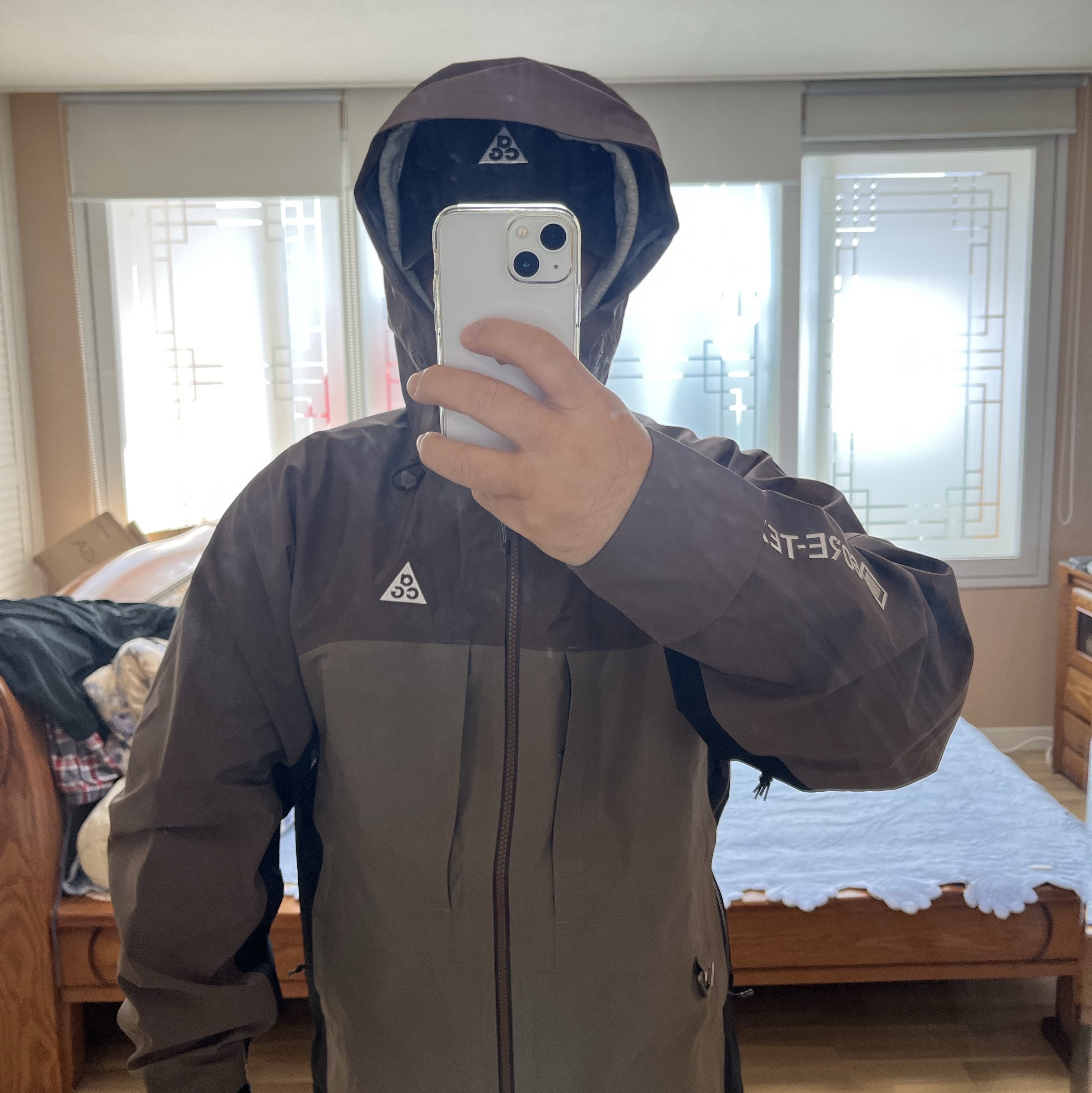 Nike ACG Storm-Fit ADV Gore-Tex Misery Ridge Jacket Iron Stone - Asia, Nike ACG Trail Cap Black 착용 스타일 - 1