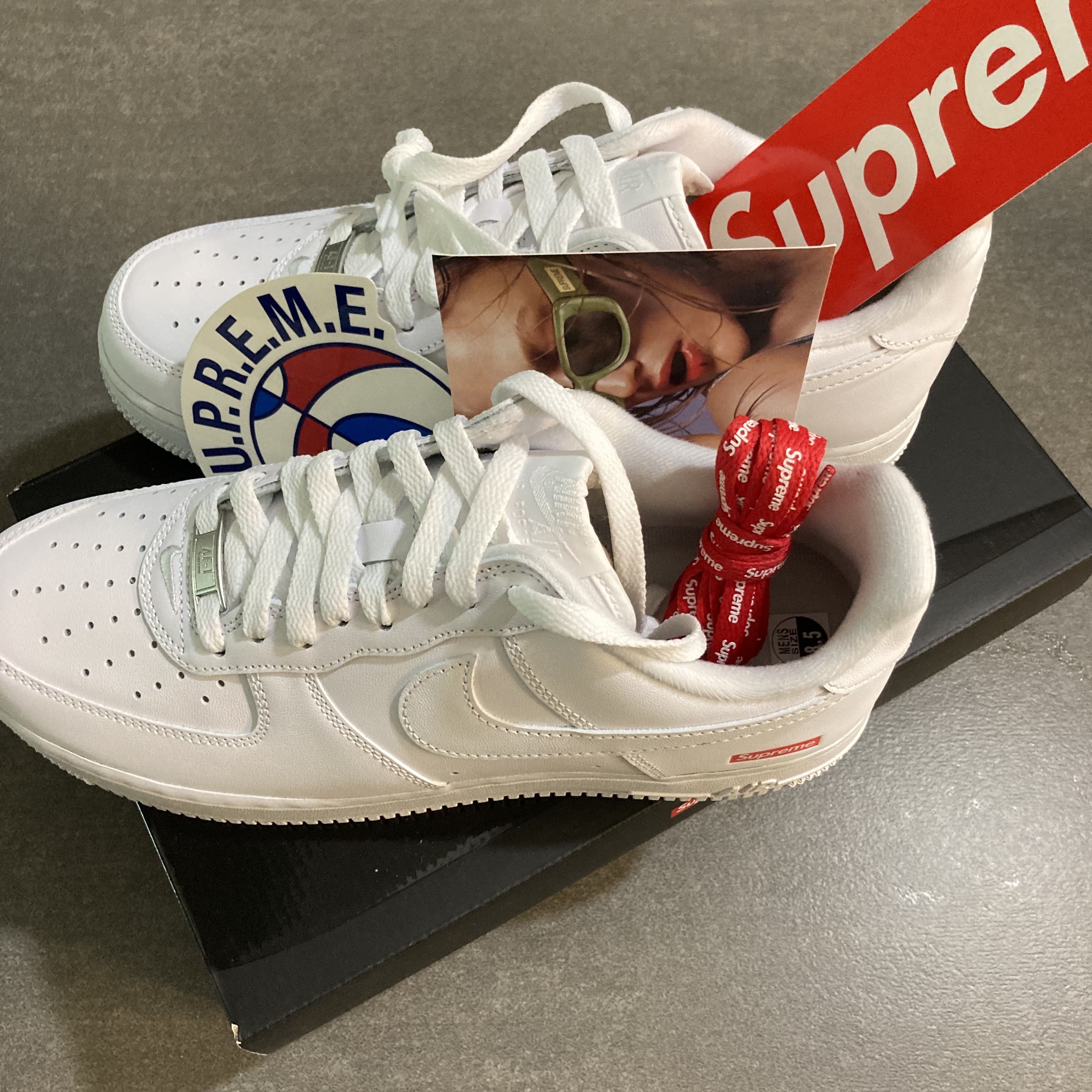 Nike x Supreme Air Force 1 Low White, Undermycar Stendhal Syndrome Oversized Hoodie Green Ash - 23FW (The Hyundai Seoul Exclusive) 착용 스타일 - 3
