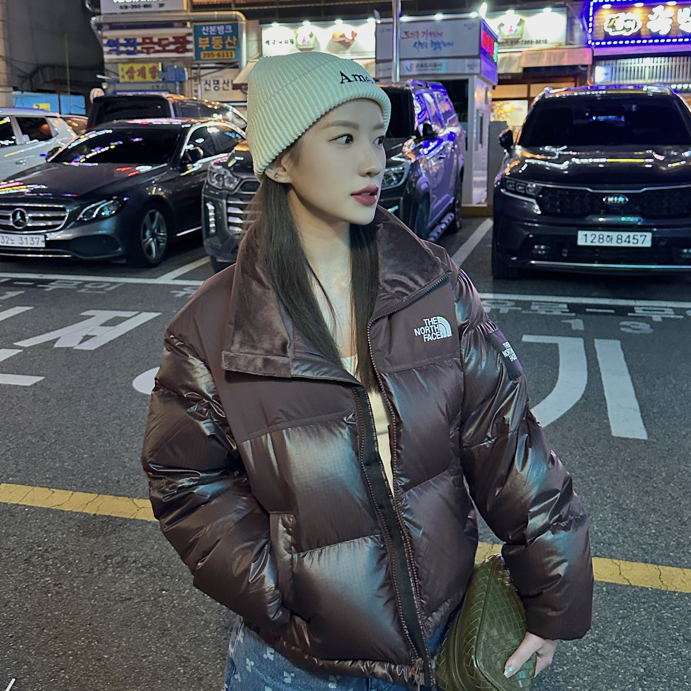 (W) The North Face White Label Novelty Nuptse Down Jacket Cocoa Brown 착용 스타일