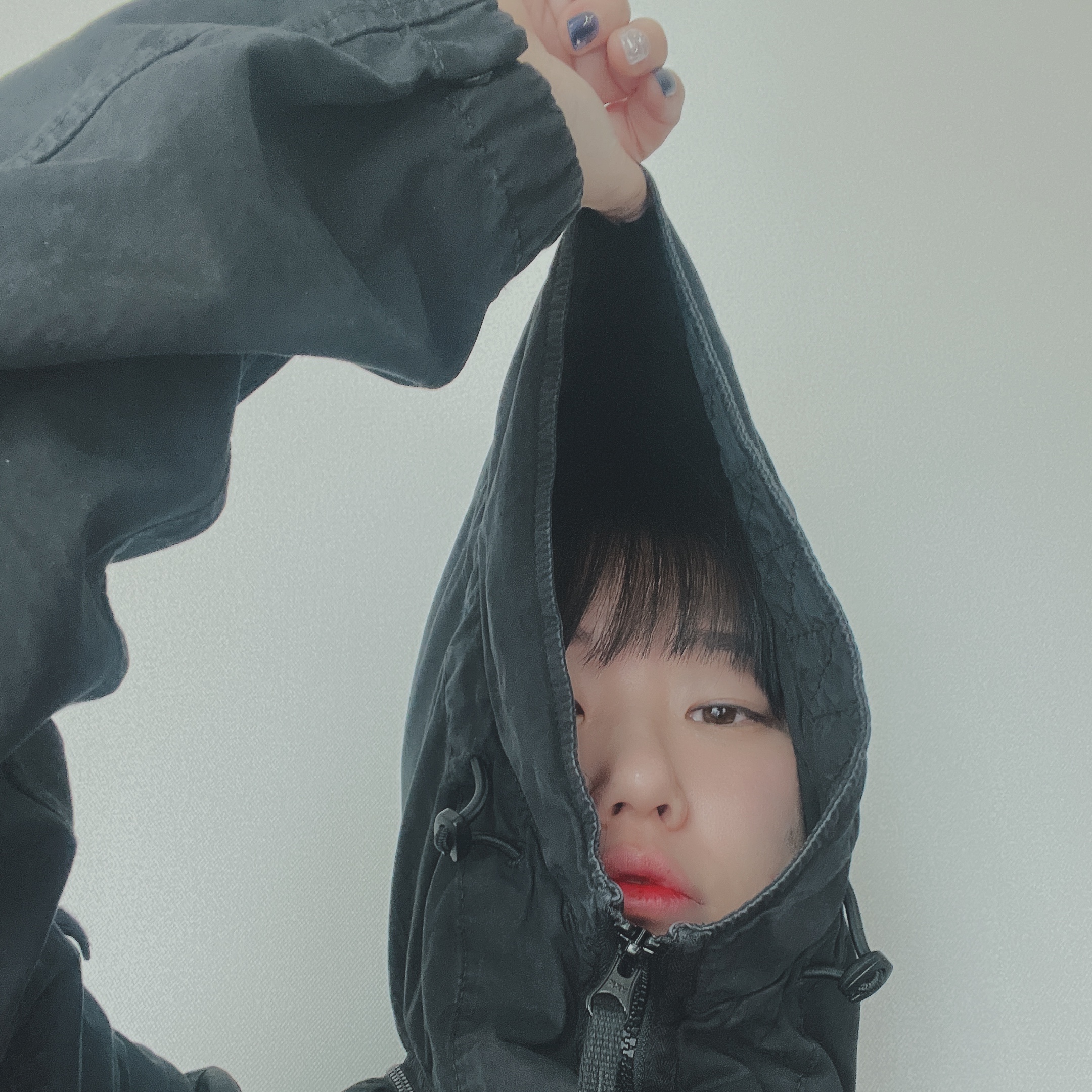 Stone Island 114WN Brushed Cotton Canvas Hooded Overshirt Black - 22FW, Stone Island 64551 Cotton Fleece Cargo Pants Black - 23SS 착용 스타일 - 1