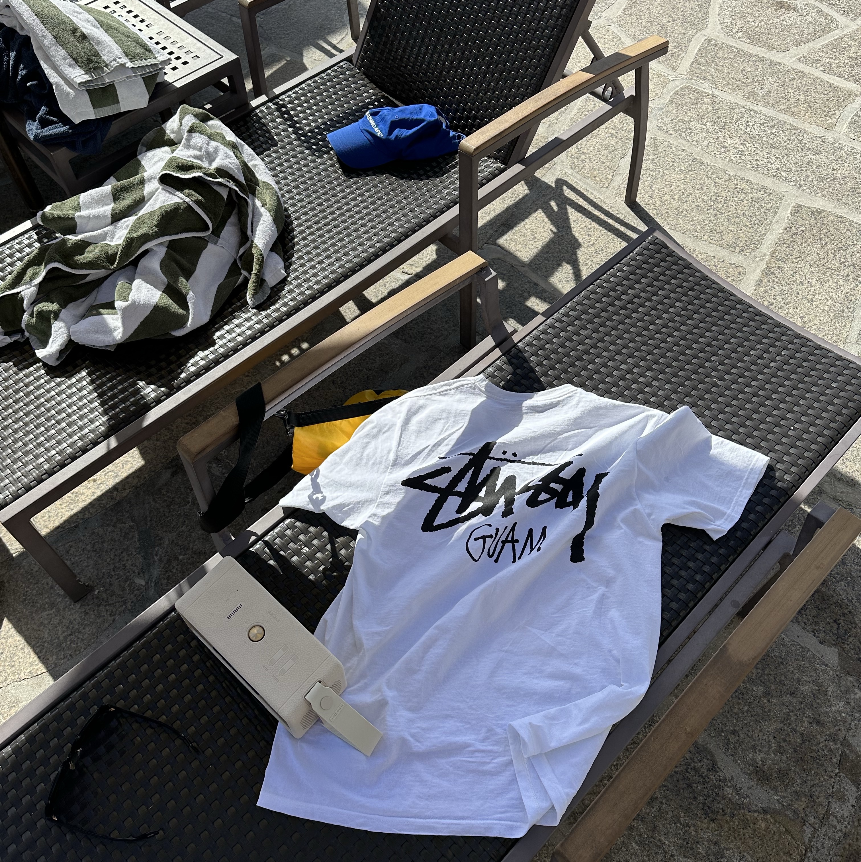 Adidas Yeezy Foam RNNR Sand 착용 스타일 - 3