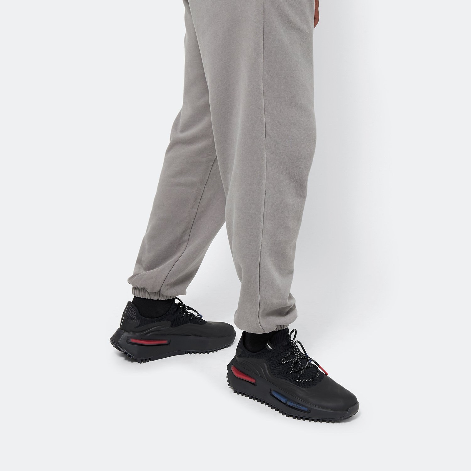 Adidas NMD S1 Core Black 착용 스타일