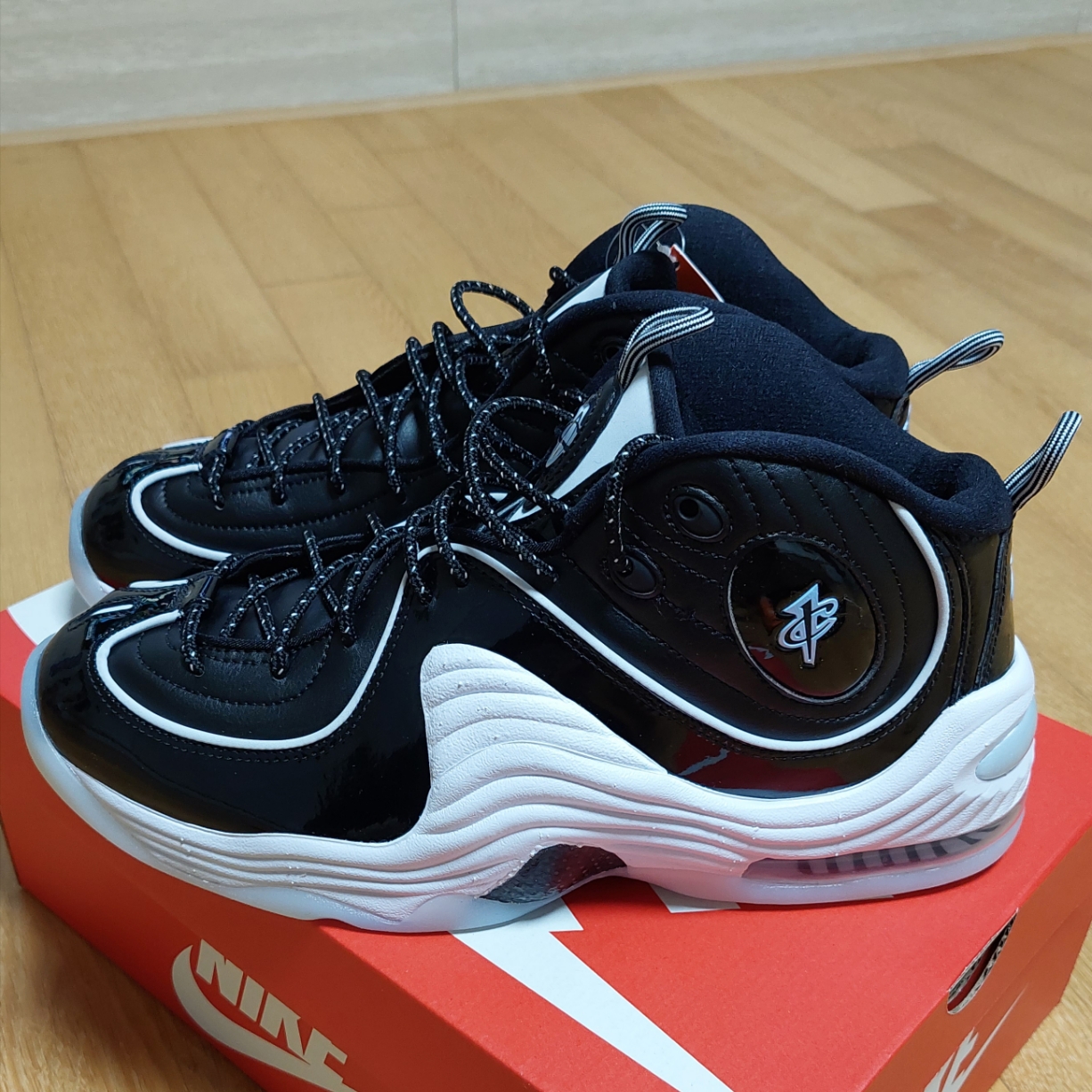 Nike Air Penny II Football Grey 착용 스타일 - 1
