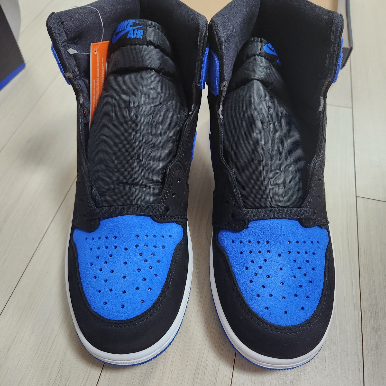 Jordan 1 Retro High OG Royal Reimagined 착용 스타일 - 2