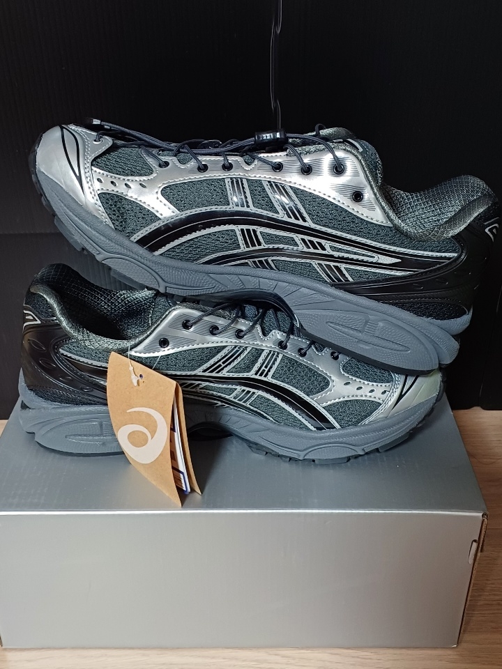 Asics x Unaffected Gel-Kayano 14 Silver Moon 착용 스타일 - 3