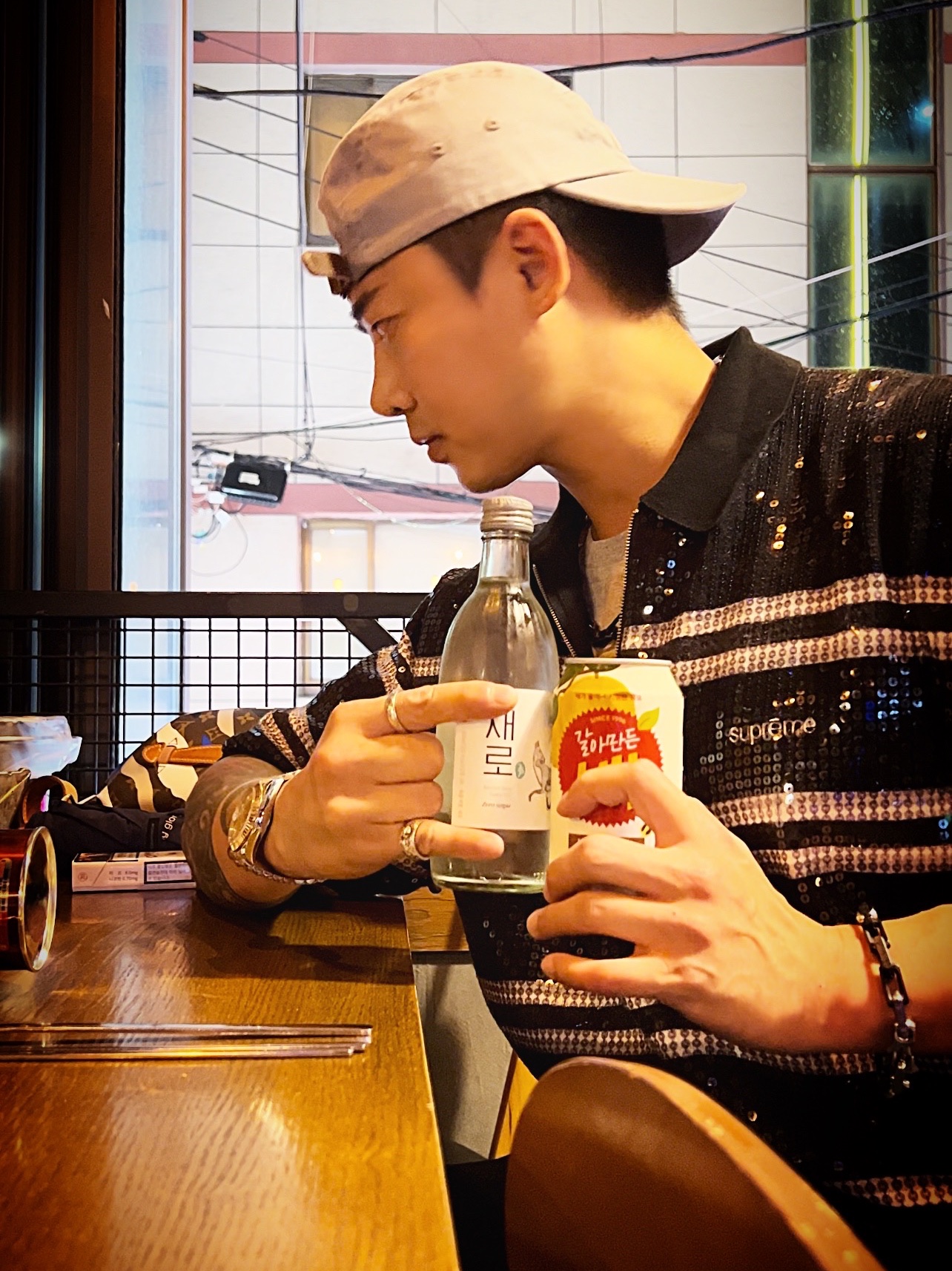 Supreme Washed Chino Twill Camp Cap Grey - 22SS, Supreme Don’t Fuck Around T-Shirt Heather Grey - 22FW 착용 스타일 - 1