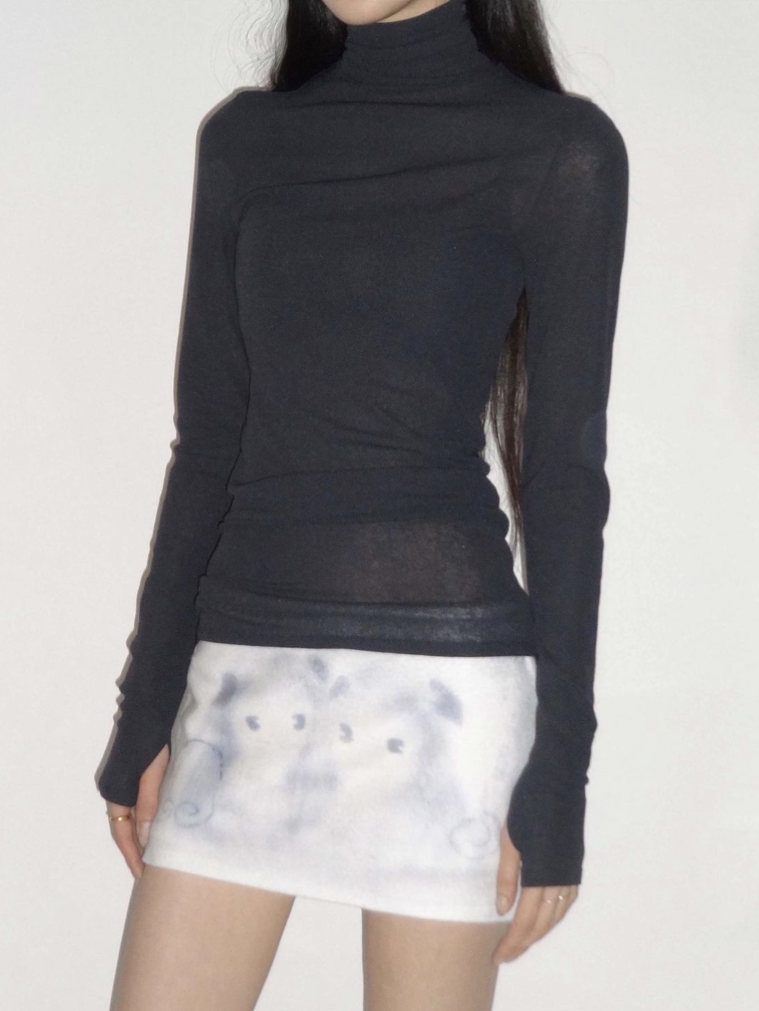 [KREAM 단독] Bonnae Women Thumb Hole Top Ash Pink, [KREAM 단독] Bonnae Women Thumb Hole Top White 착용 스타일