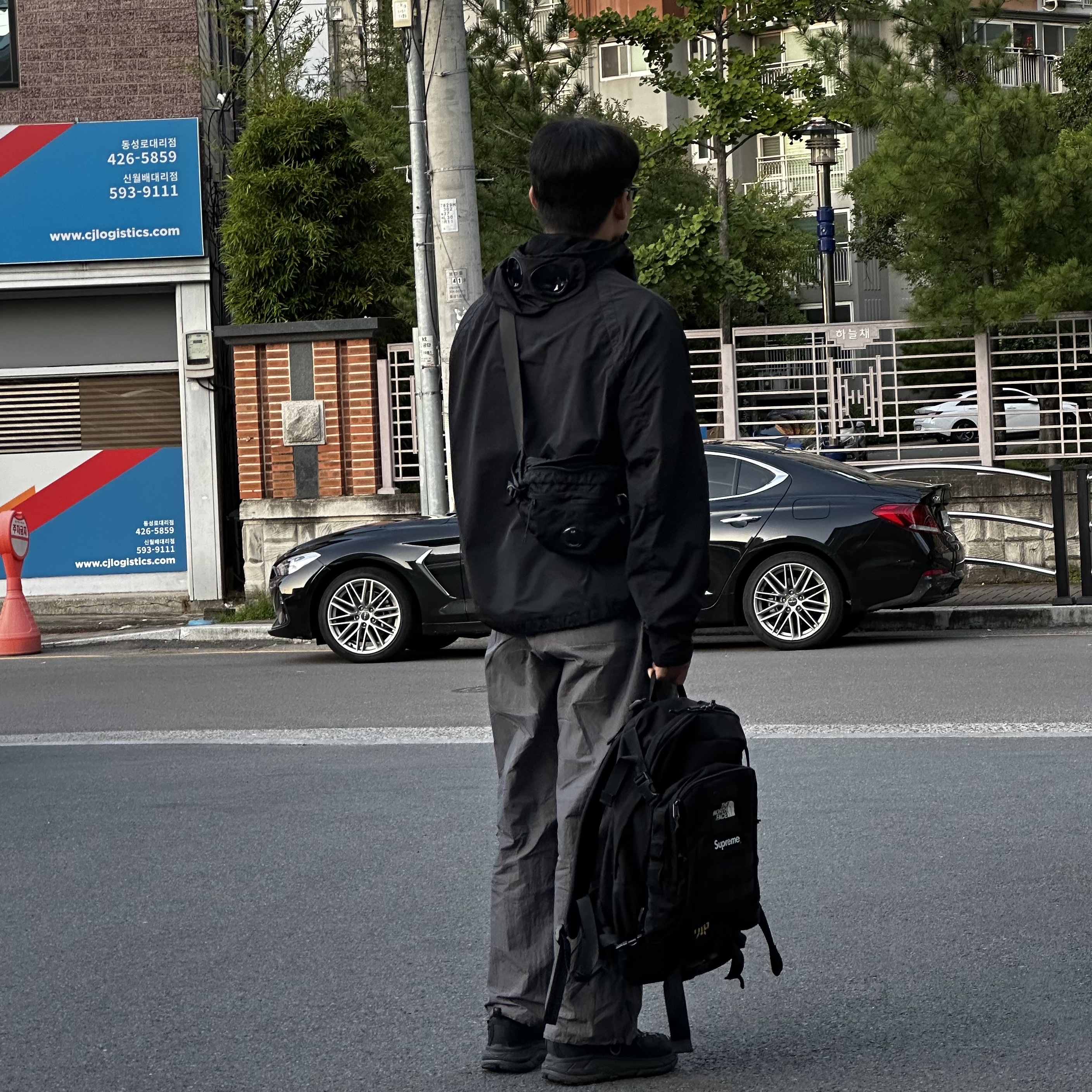 C.P. Company Chrome-R Goggle Jacket Black - 23SS, C.P. Company Nylon B Crossbody Pack Black - 22SS 착용 스타일