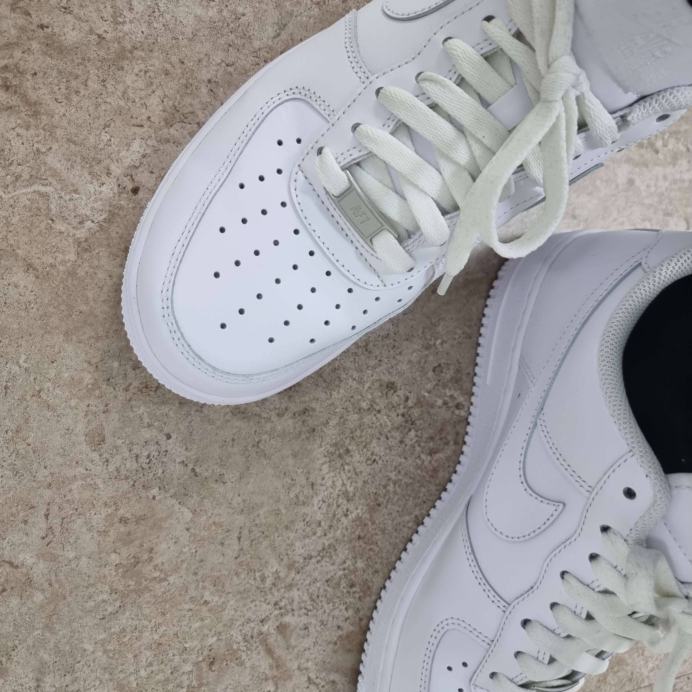 Nike Air Force 1 '07 Low White 착용 스타일 - 1
