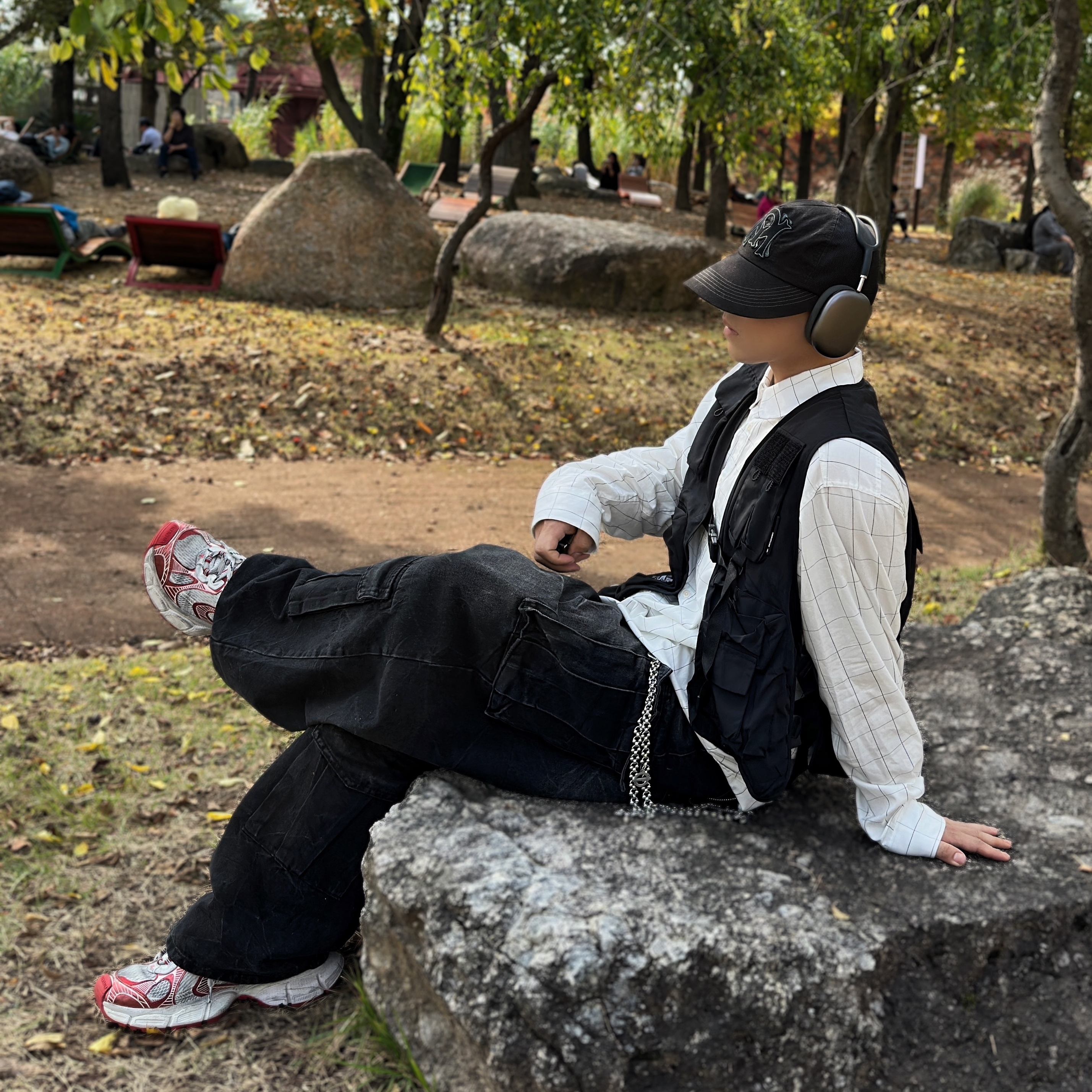 Apple AirPods Max Lightning Space Gray (Korean Ver.), Balenciaga 3XL Sneakers White Red 착용 스타일 - 1