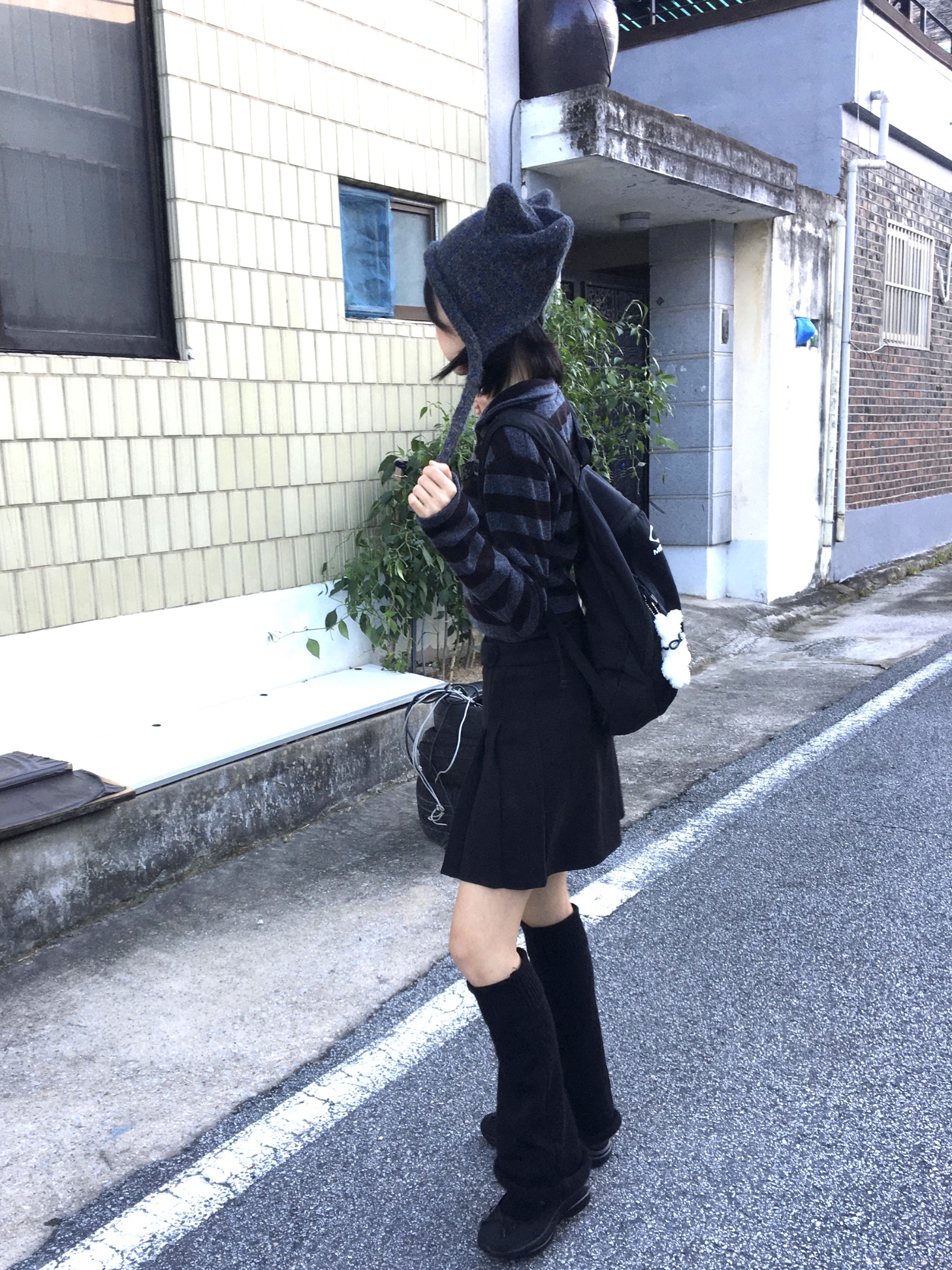 Mischief Rhombus Backpack Black 착용 스타일 - 1