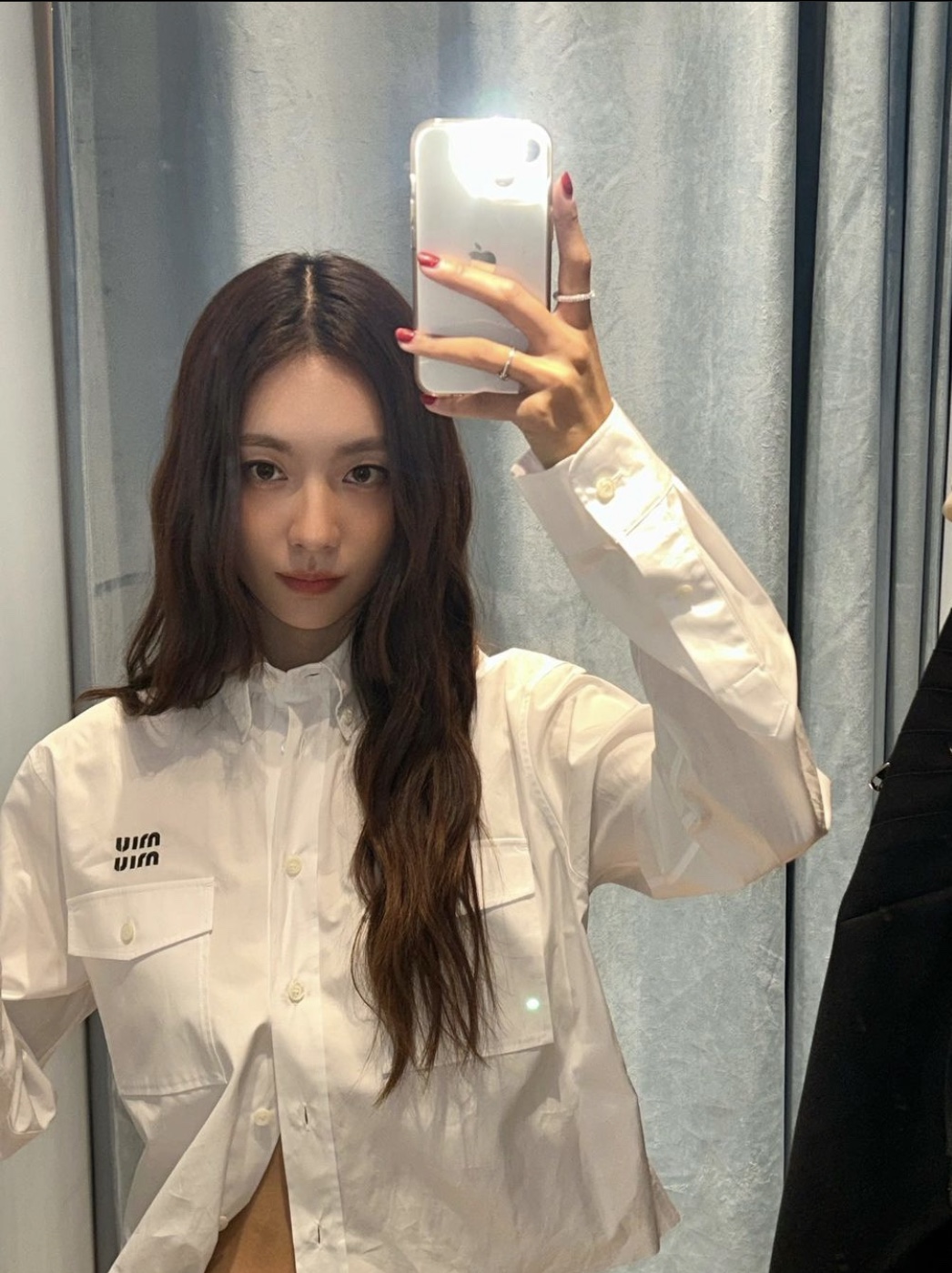 (W) Miu Miu Poplin Shirt White 착용 스타일