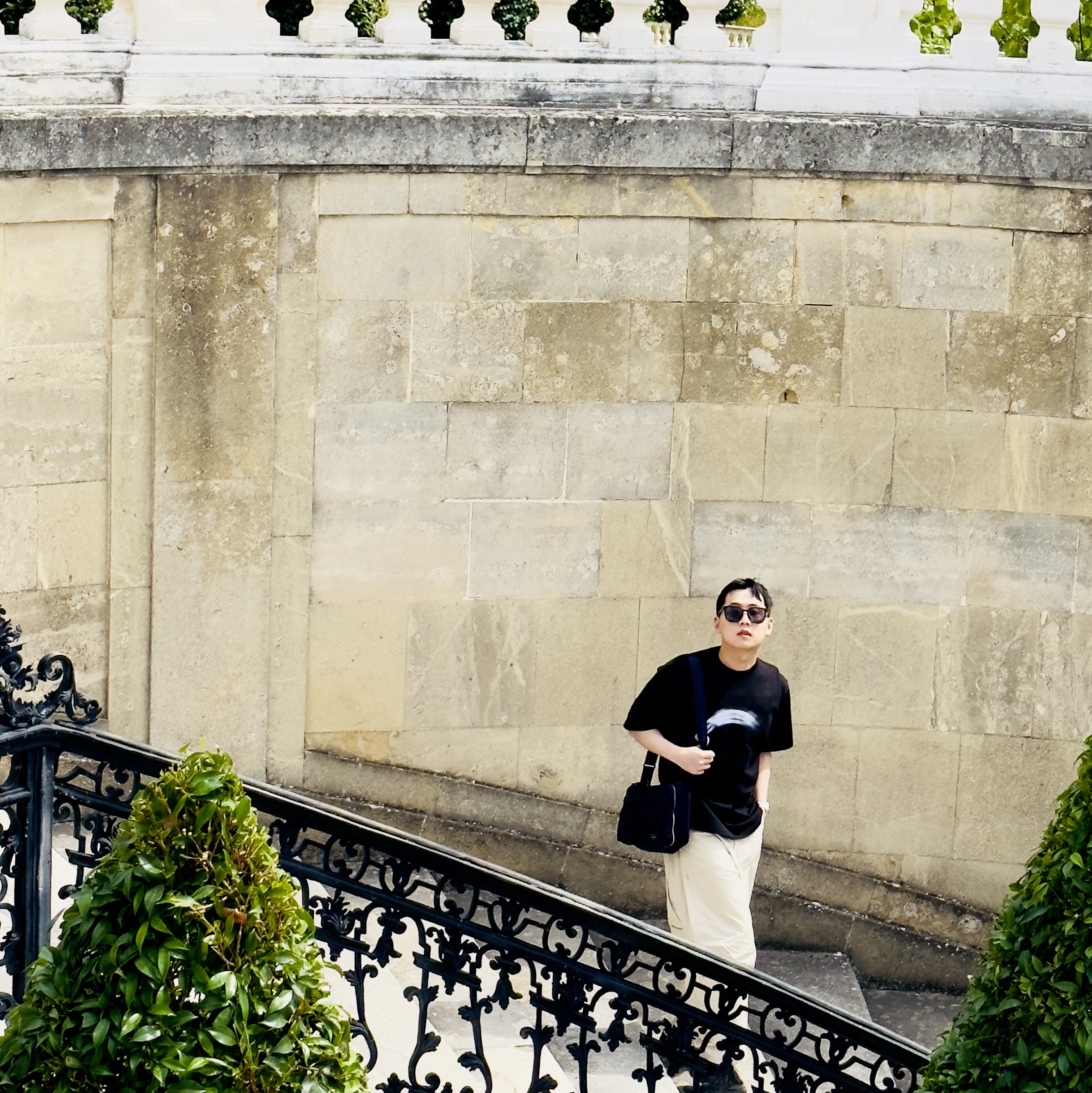 Porter Tanker Shoulder Bag L Iron Blue 착용 스타일