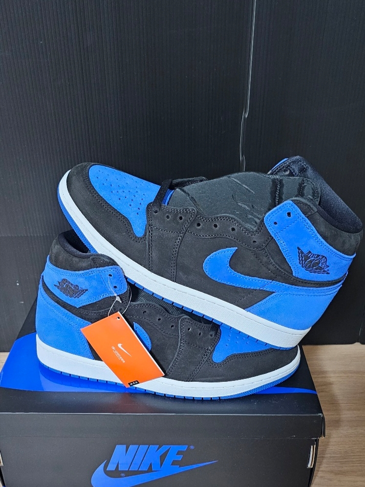 Jordan 1 Retro High OG Royal Reimagined 착용 스타일 - 2