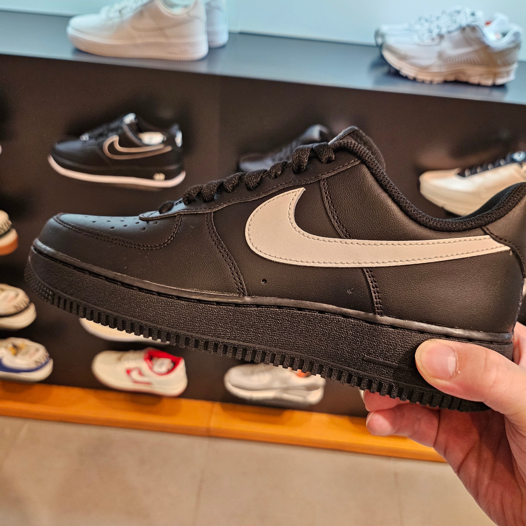 Nike NSW Windrunner Hooded Jacket Black Khaki - Asia, Nike Air Force 1 '07 Black White 착용 스타일 - 2